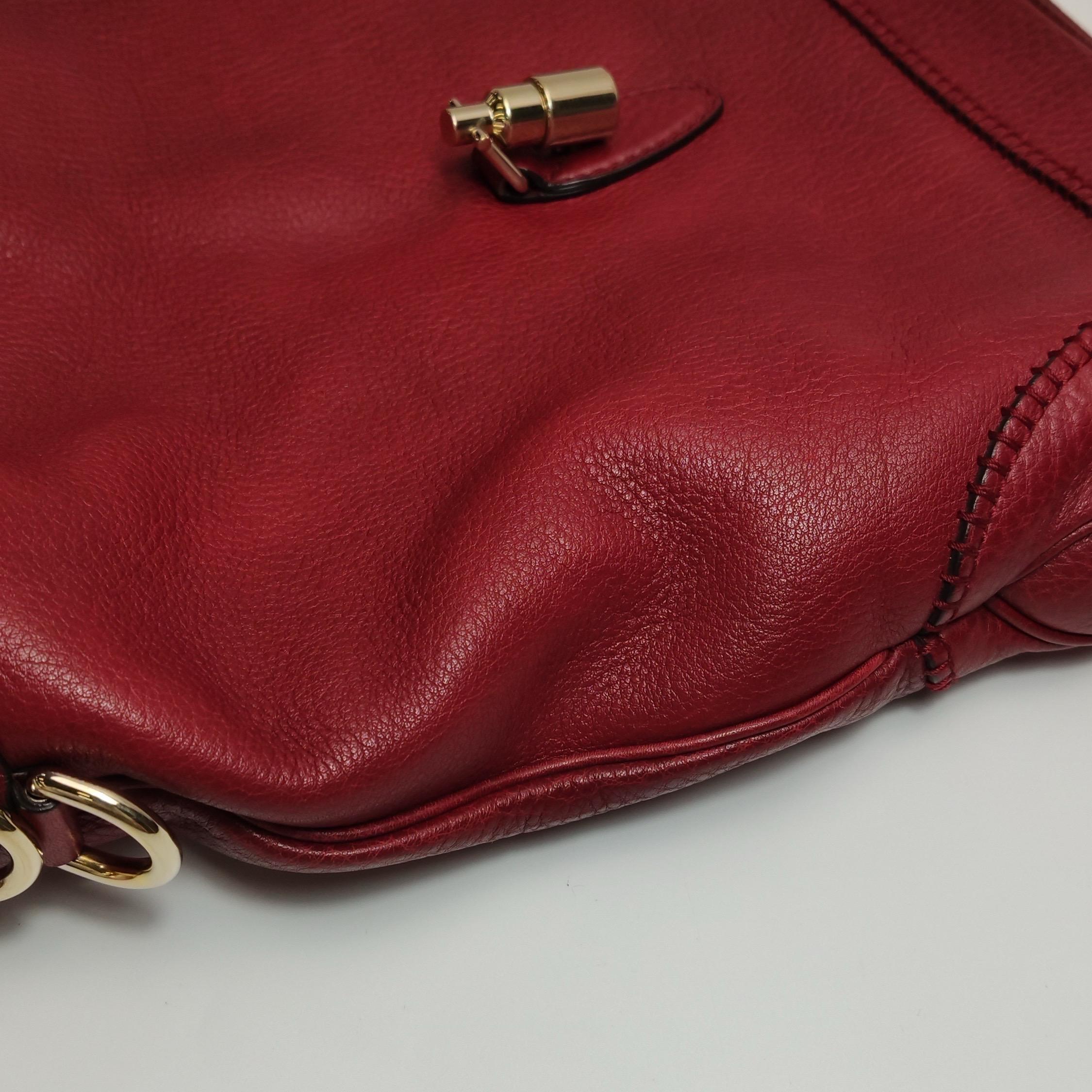 Gucci Jackie Medium Borsa a tracolla in pelle di vitello rossa in vendita 11