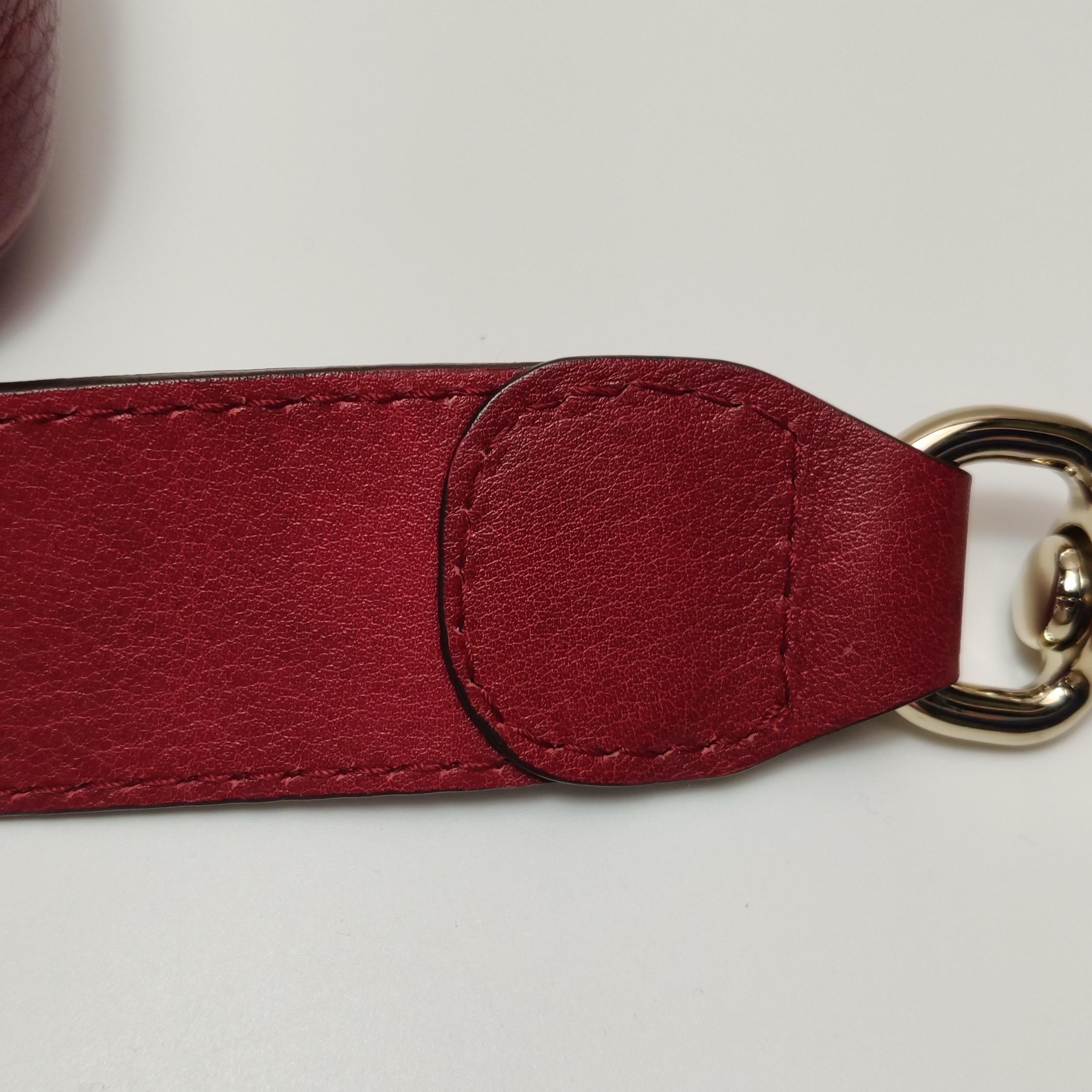 Gucci Jackie Medium Borsa a tracolla in pelle di vitello rossa in vendita 4