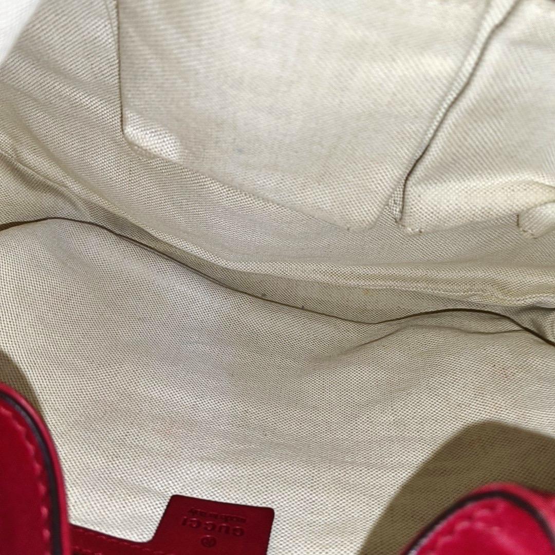 Sac Gucci Jackie Soft Medium Cuir Bourgogne Rouge Or Pistoque Fermeture Pistoque en vente 4