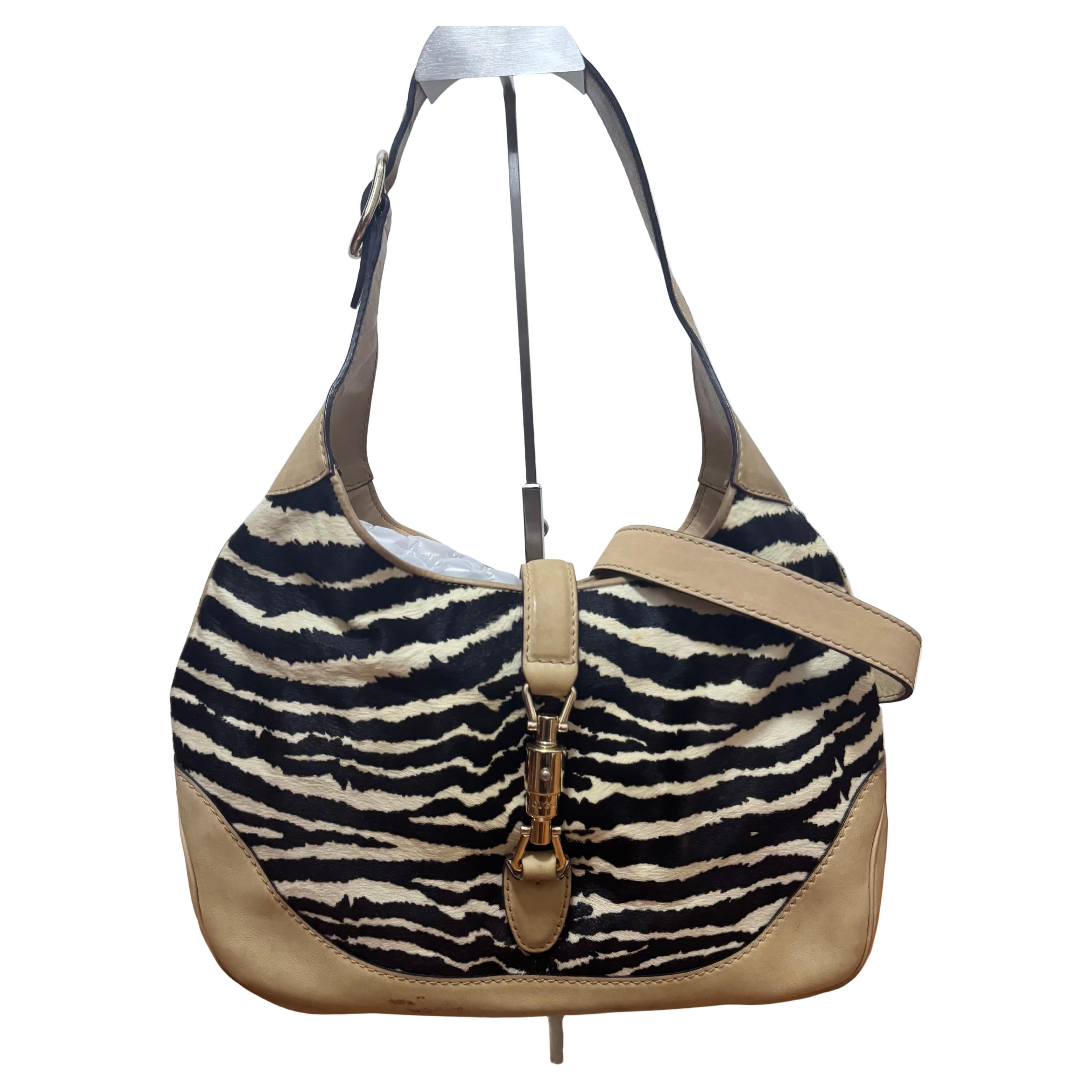 Gucci Jackie Soft Medium in pelle di vitello stile pony con stampa zebrata e pelle beige