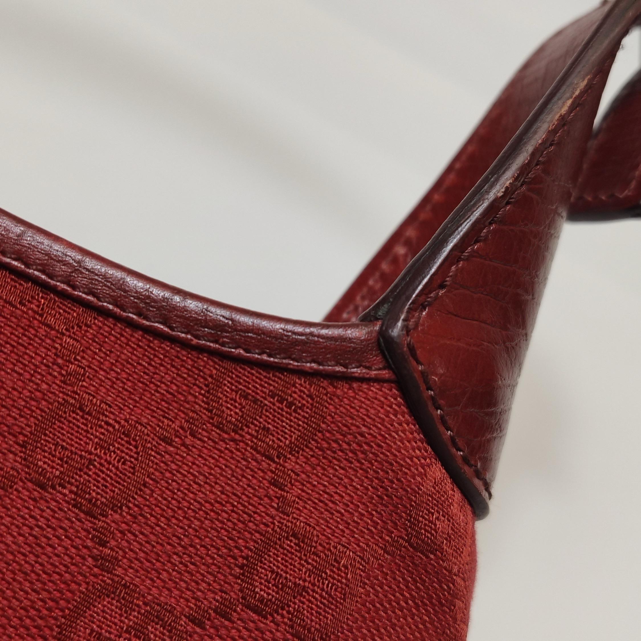 Gucci Jackie Vintage Medium Rot Monogramm Leinen und Leder Silber Hardware im Angebot 7