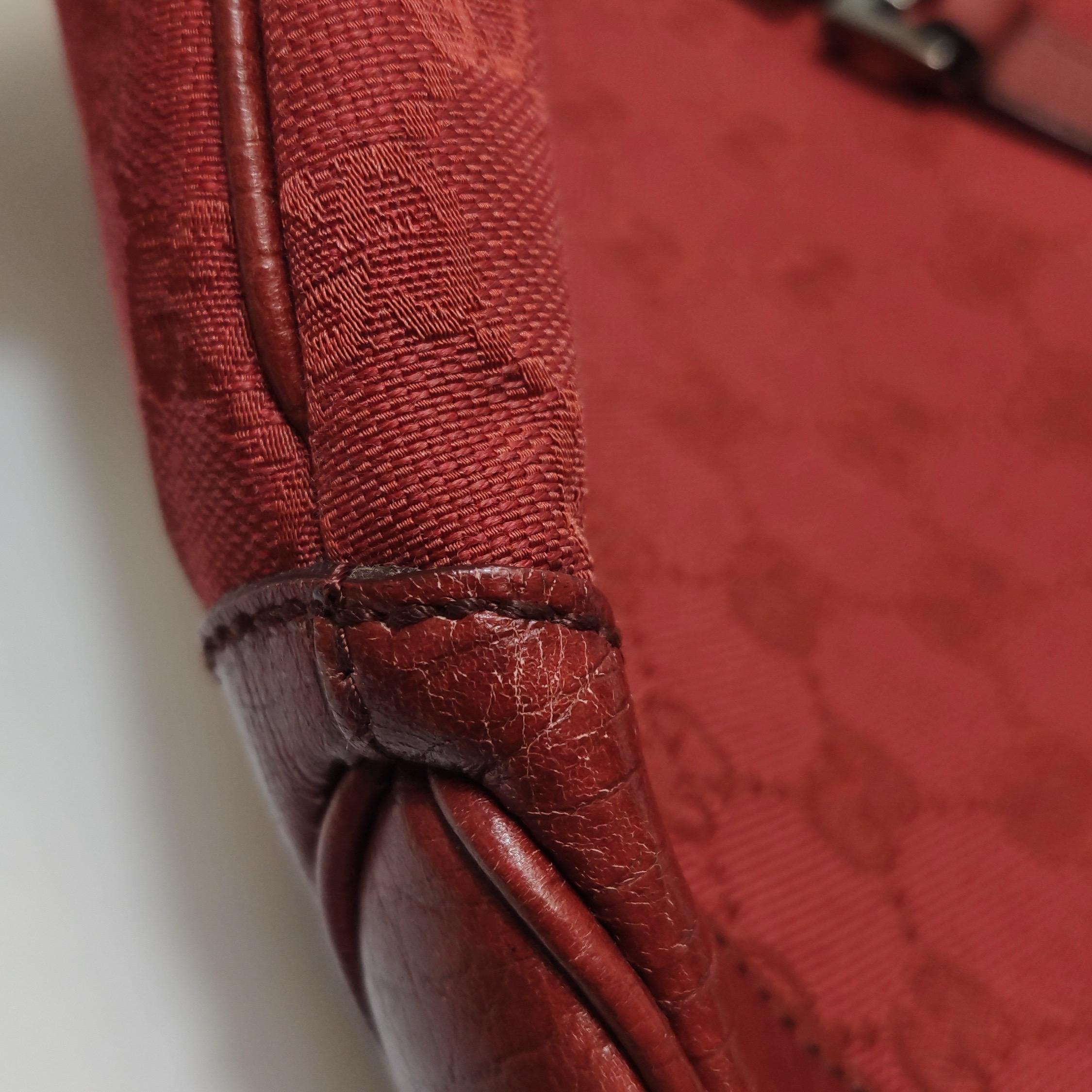 Gucci Jackie Vintage Medium Rot Monogramm Leinen und Leder Silber Hardware im Angebot 14