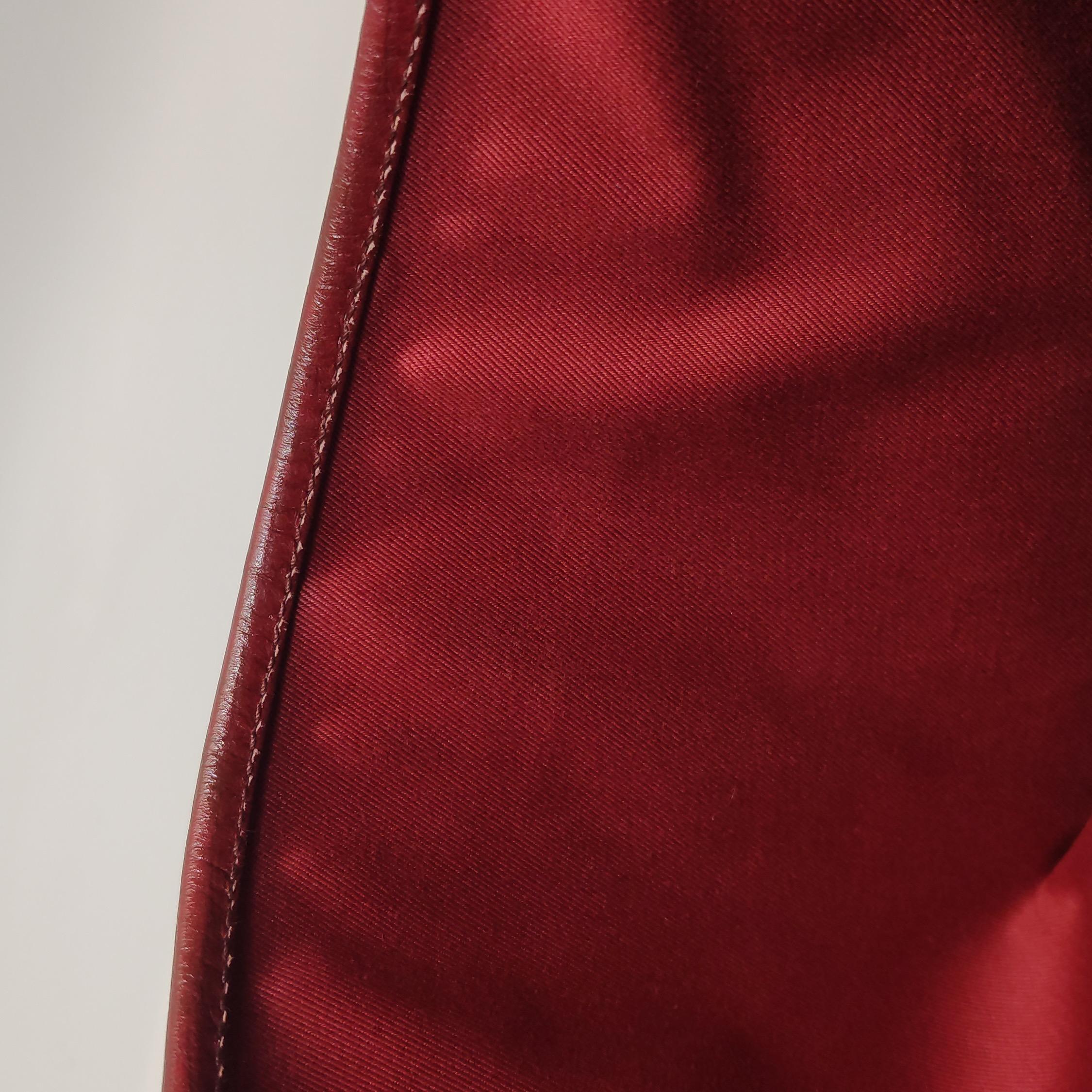 Gucci Jackie Vintage Medium Rot Monogramm Leinen und Leder Silber Hardware im Angebot 2