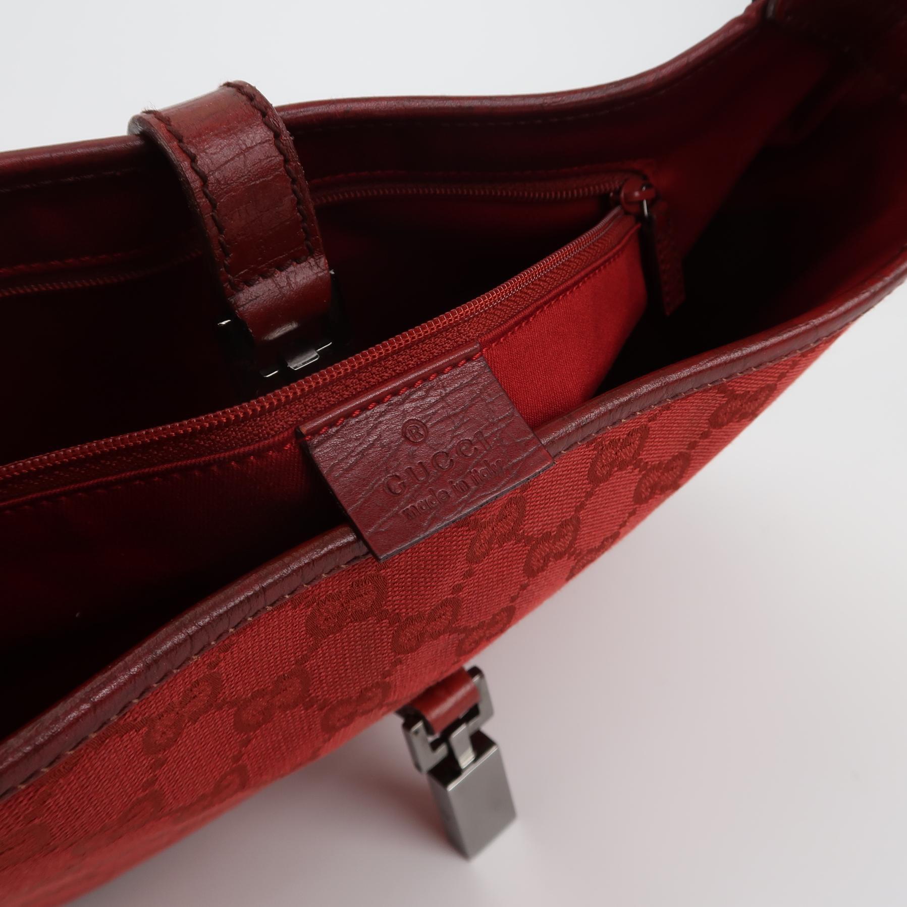 Gucci Jackie Vintage Medium Rot Monogramm Leinen und Leder Silber Hardware im Angebot 3