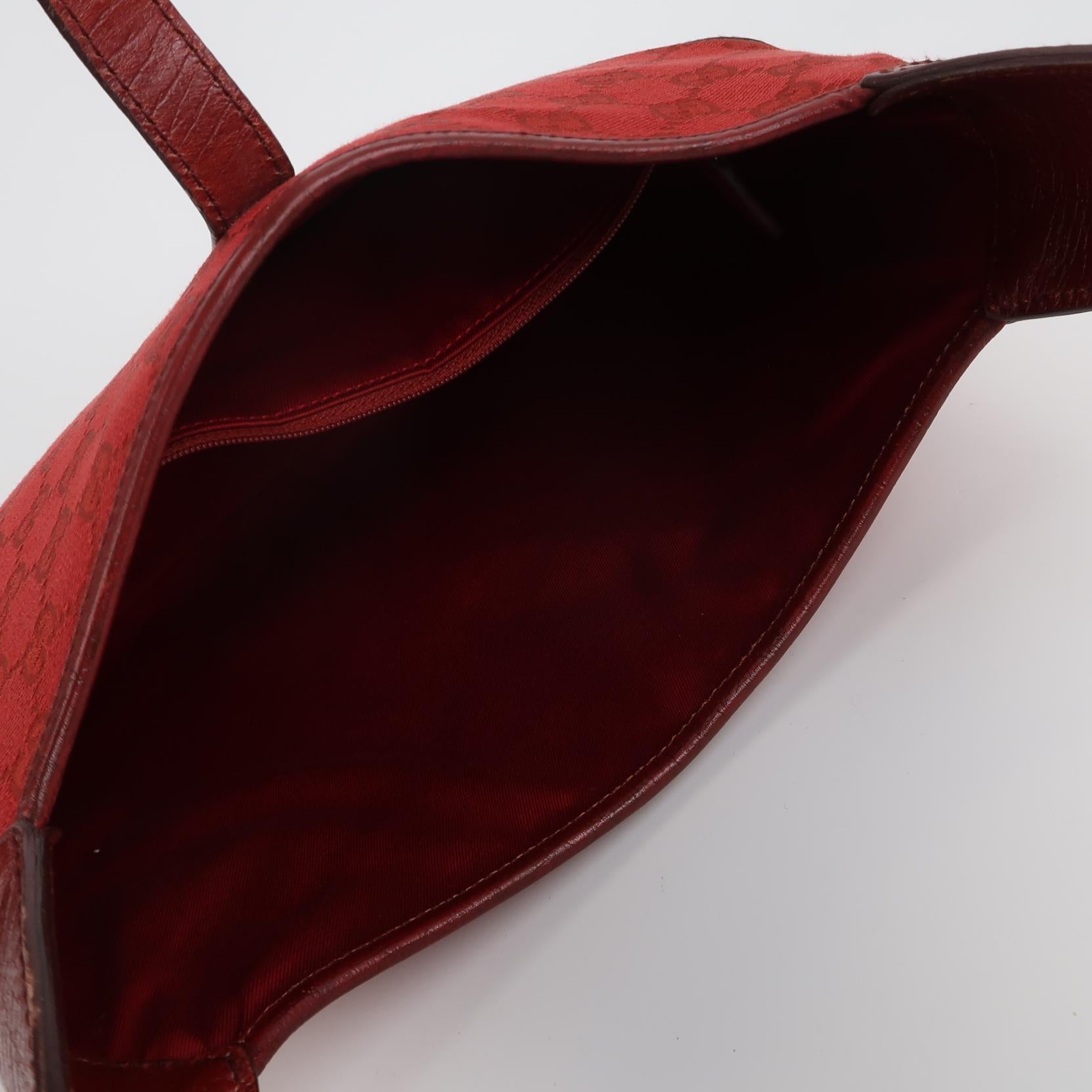 Gucci Jackie Vintage Medium Rot Monogramm Leinen und Leder Silber Hardware im Angebot 4