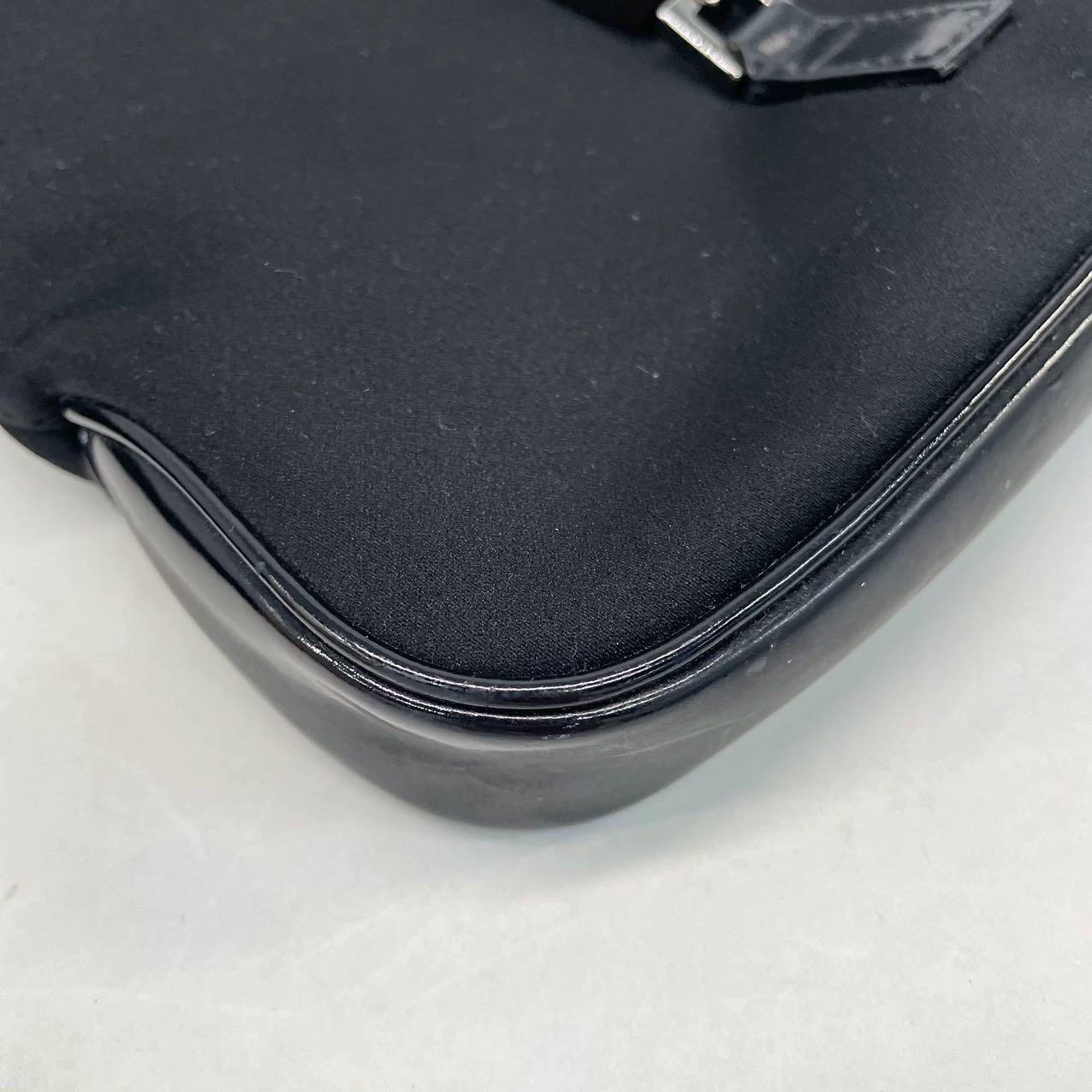 Gucci Jackie Vintage Mini Sac à main en tissu noir et cuir verni en vente 7