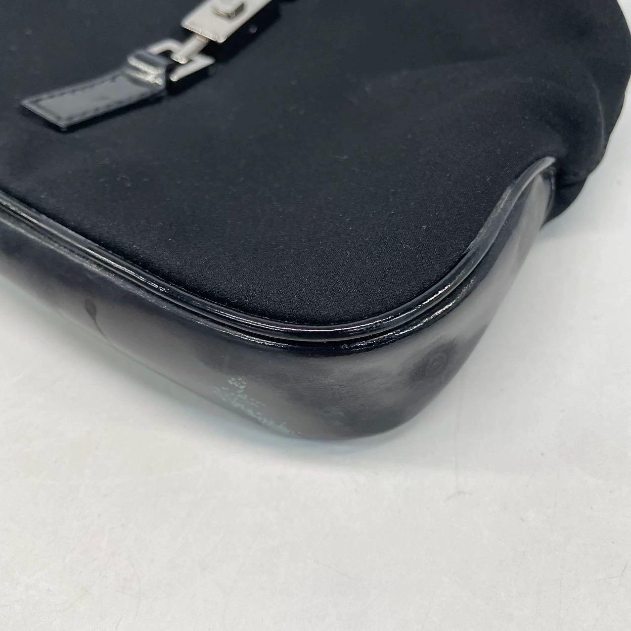 Gucci Jackie Vintage Mini Sac à main en tissu noir et cuir verni en vente 8