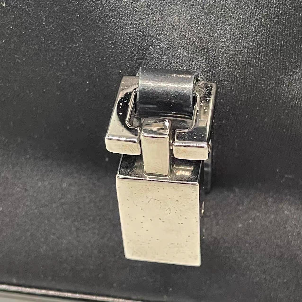 Gucci Jackie Vintage Mini Sac à main en tissu noir et cuir verni en vente 14