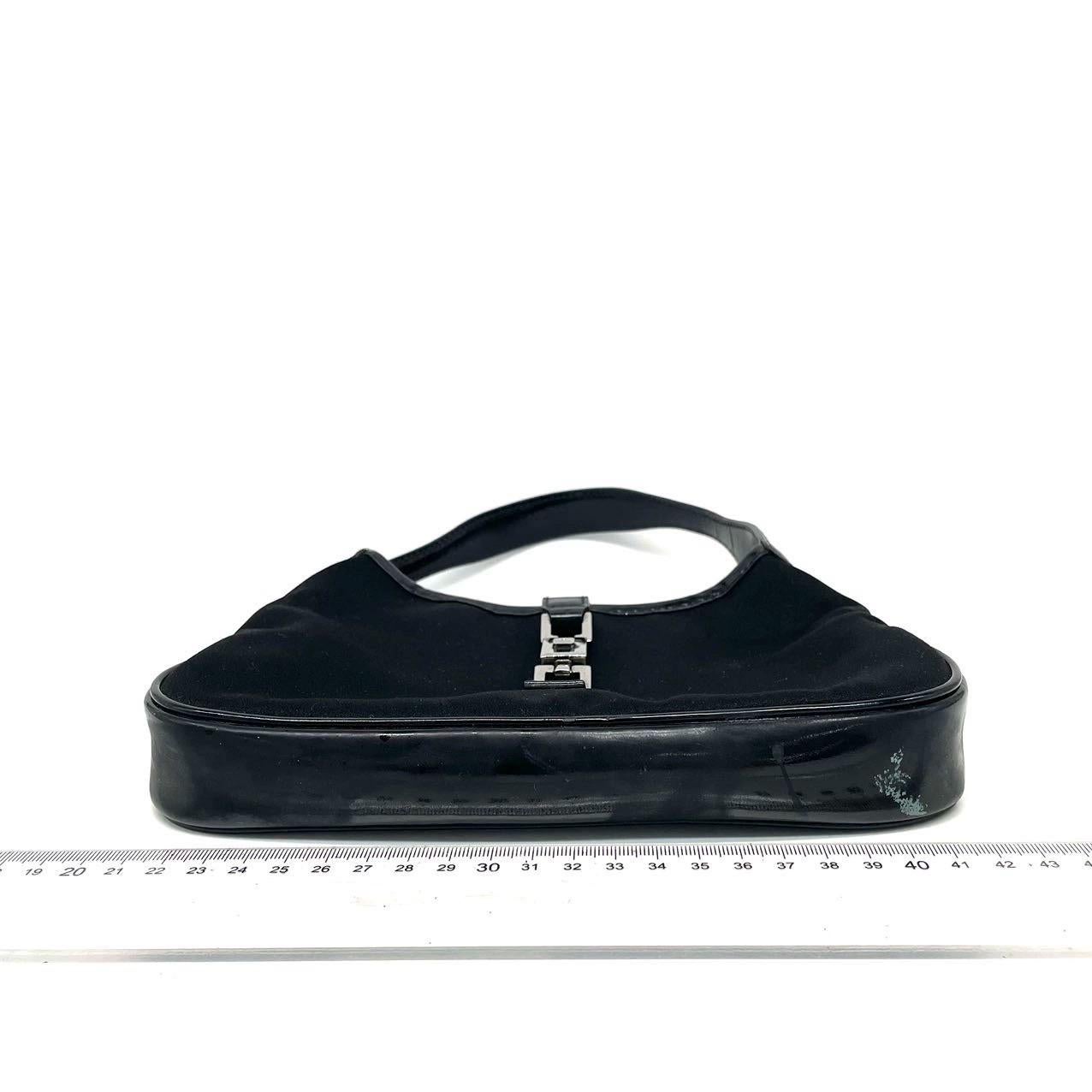 Gucci Jackie Vintage Mini Sac à main en tissu noir et cuir verni Bon état - En vente à AUBERVILLIERS, FR