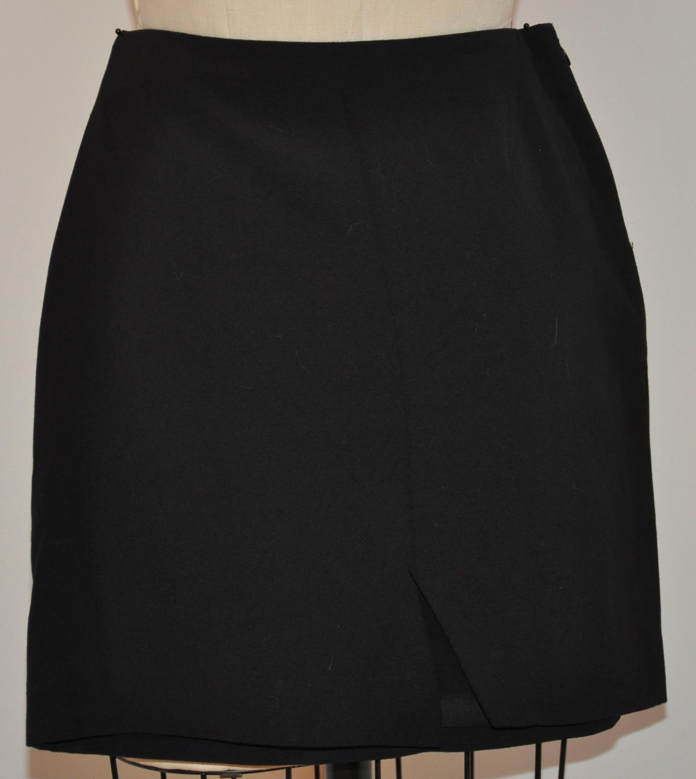 Gucci Jet-Black Lightweight English Wool Asymmetric Stitched Mini Lined Skirt For Sale 1