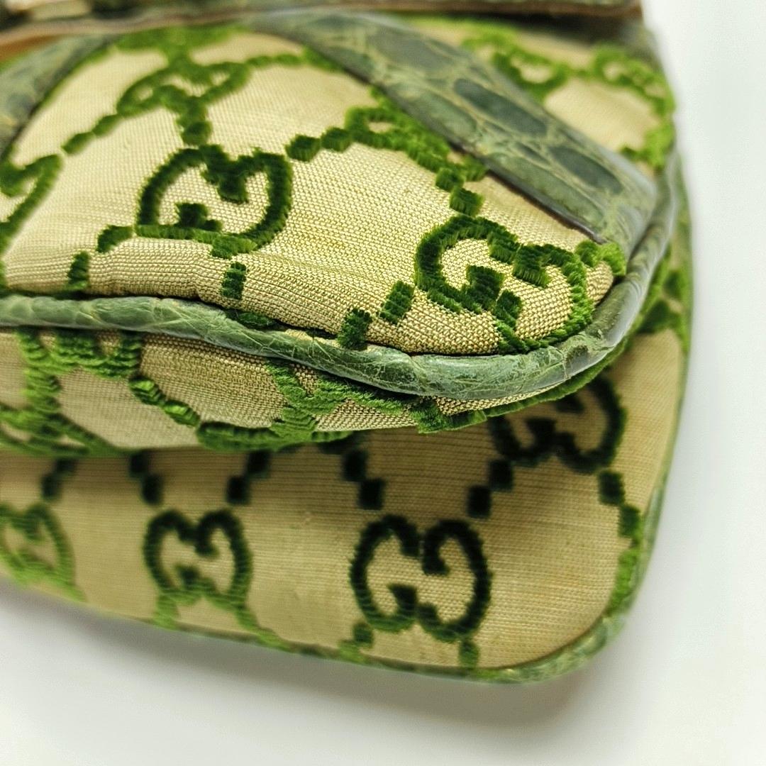 Gucci Jeweled Dragon Bag Green Crocodile and GG Velvet Bamboo Chain Strap in vendita 7