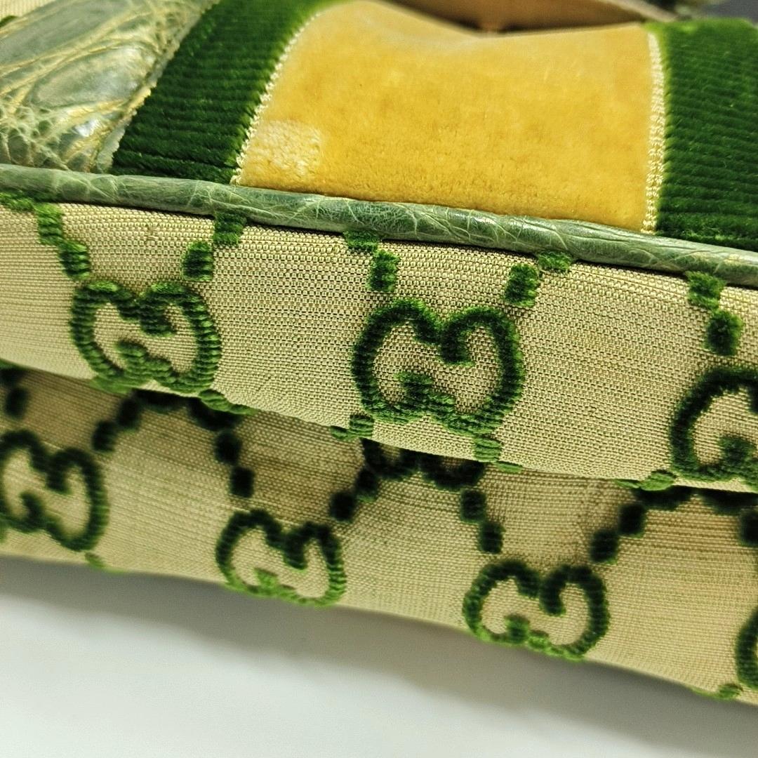 Gucci Jeweled Dragon Bag Green Crocodile and GG Velvet Bamboo Chain Strap in vendita 8