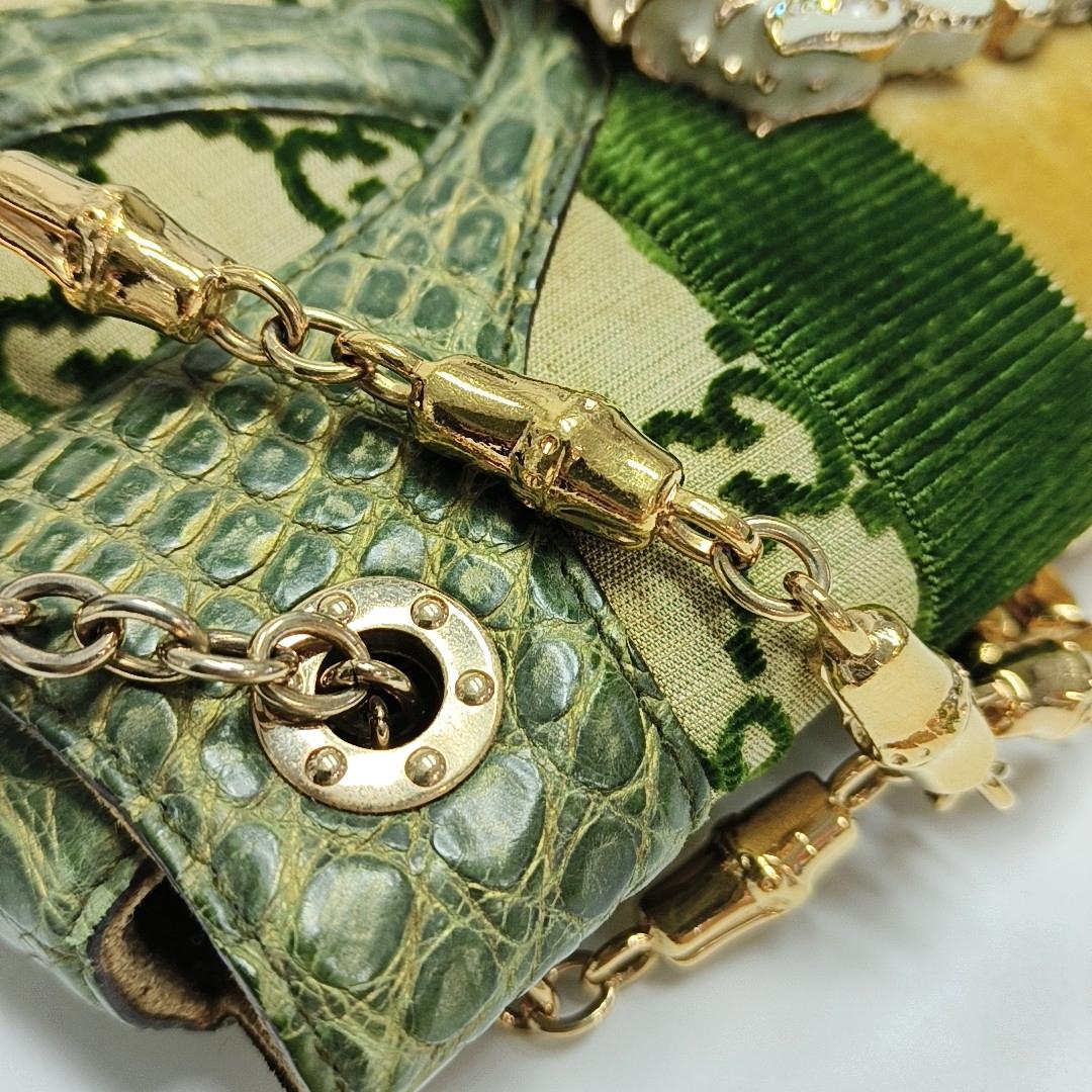 Gucci Jeweled Dragon Bag Green Crocodile and GG Velvet Bamboo Chain Strap in vendita 10
