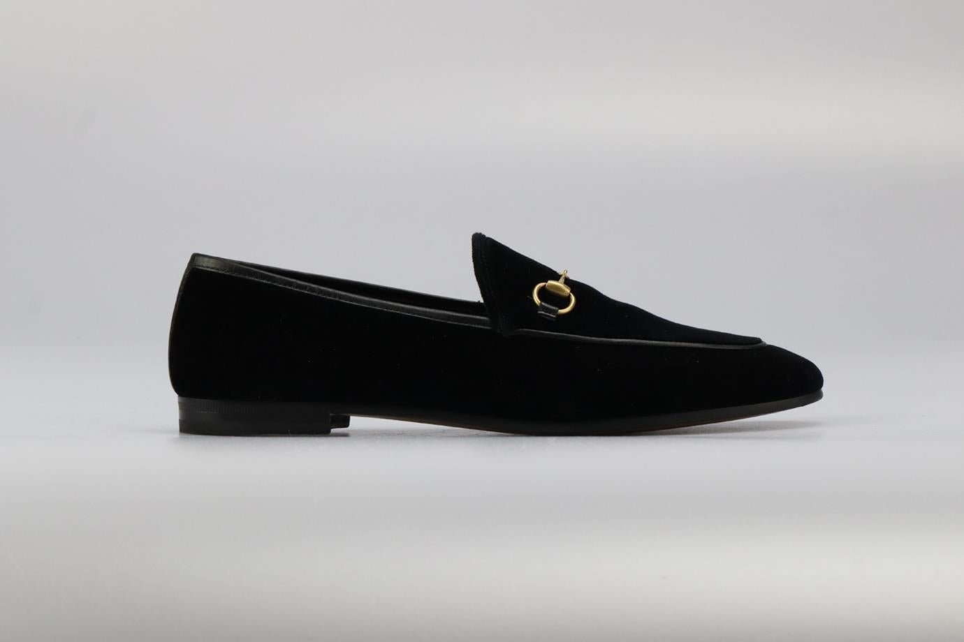 Gucci Jordaan Velvet And Leather Loafers. Black. Slips on. Does not come with - dustbag or box. EU 40.5 (UK 7.5, US 10.5). Insole: 10.6 in. Heel height: 0.5 in. Condition: Used. Very good condition - Some wear to soles. Light wear to upper material;