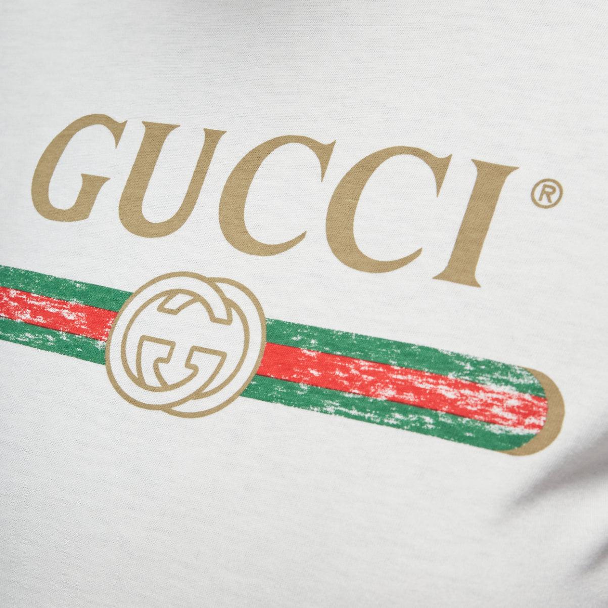 GUCCI Kids washed vintage logo web print short sleeve baby tshirt 10Y XS
Reference: AAWC/A00758
Brand: Gucci
Designer: Alessandro Michele
Collection: Kids
Material: Cotton
Color: Off White
Pattern: Solid
Made in: Italy

CONDITION:
Condition: Very