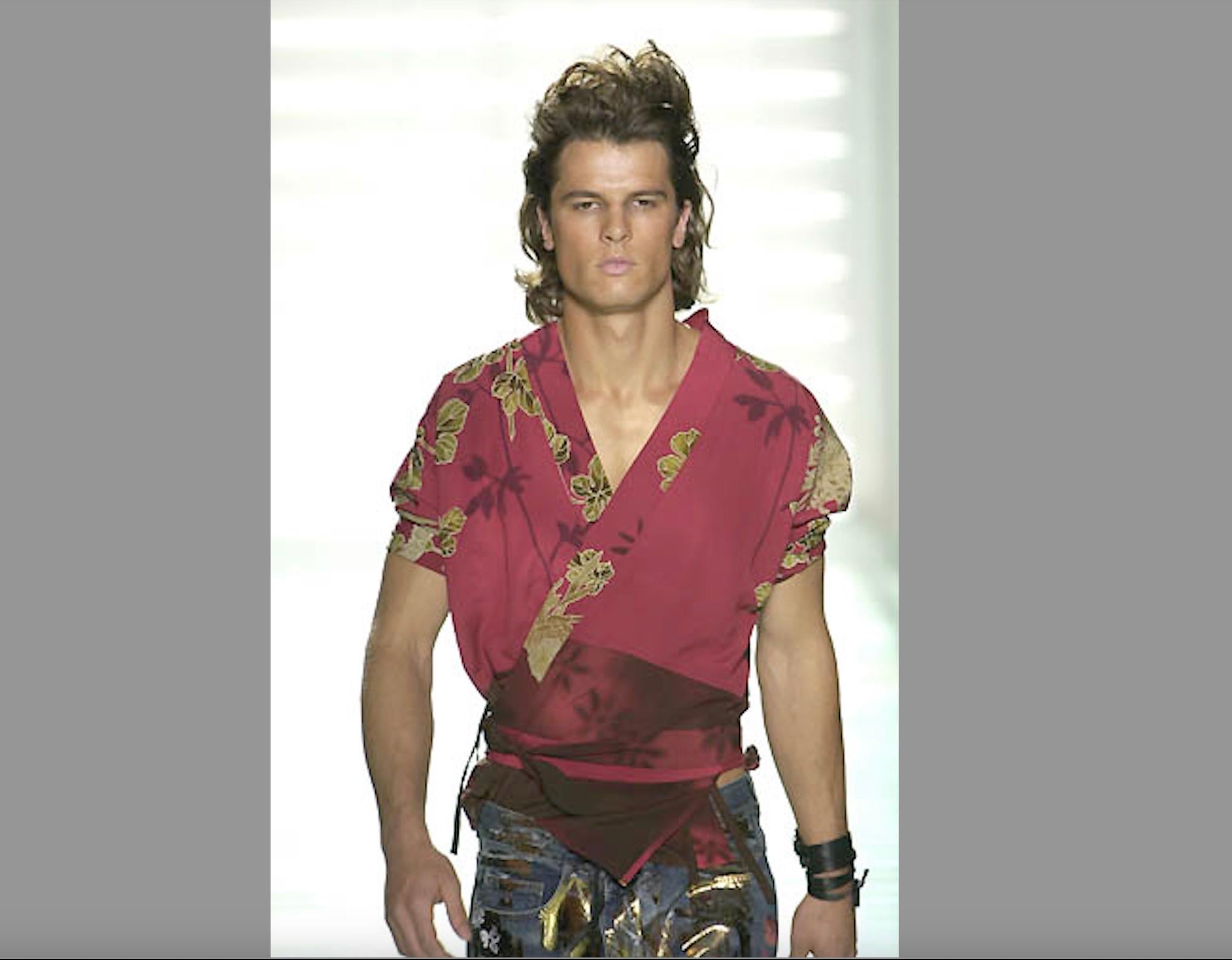 Women's or Men's Gucci Kimono Shirt - Tom Ford Era - S/S 2001 For Sale