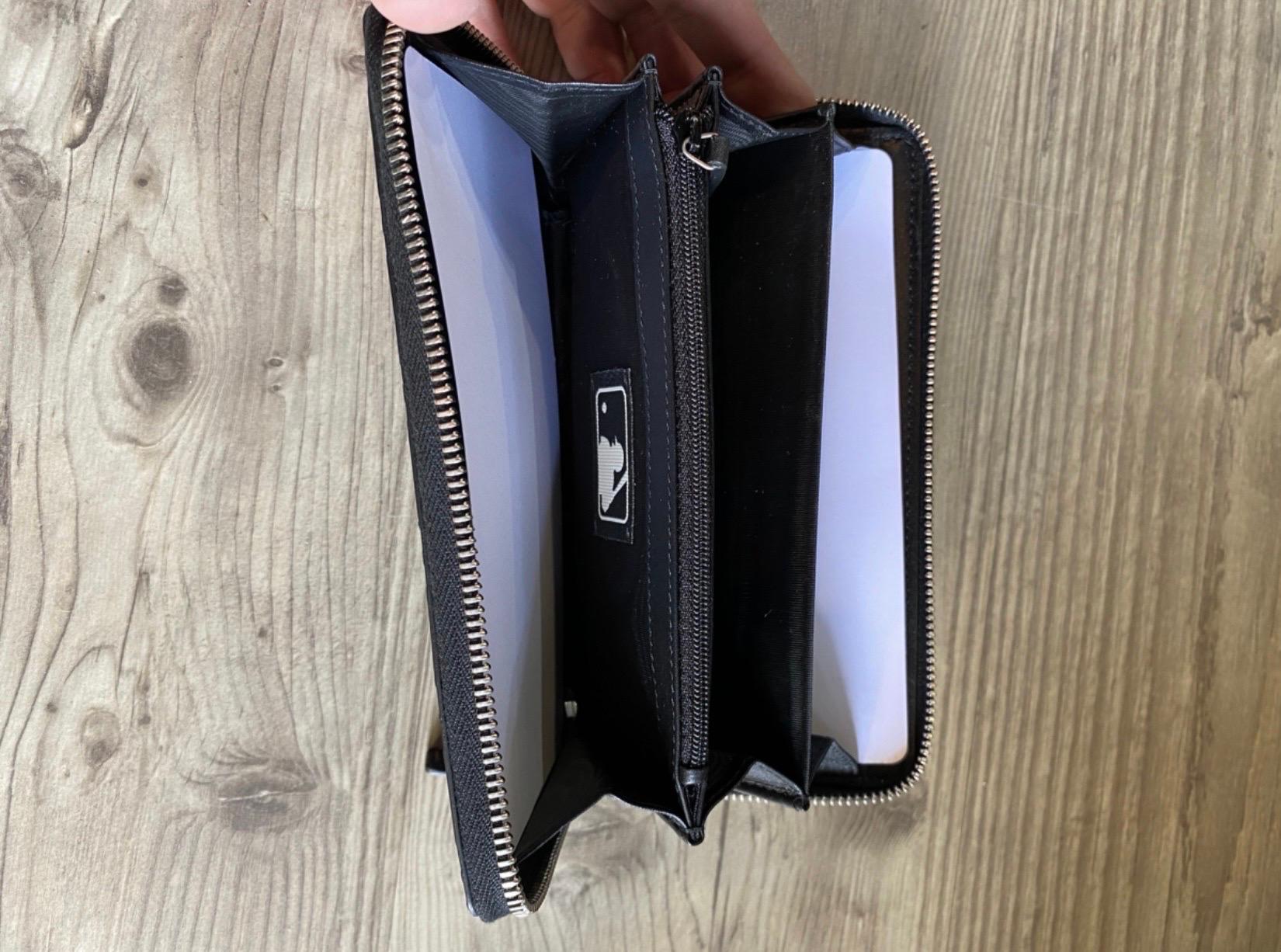 Women's or Men's Gucci LA dodgers patch black wallet For Sale