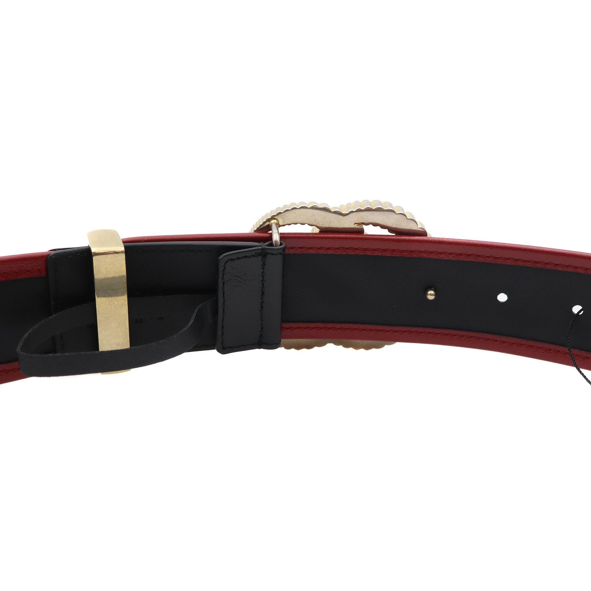 Gucci Cintura donna matelassé in pelle nera/rossa con fibbia Torchon a doppia G In condizioni Nuovo a New York, NY