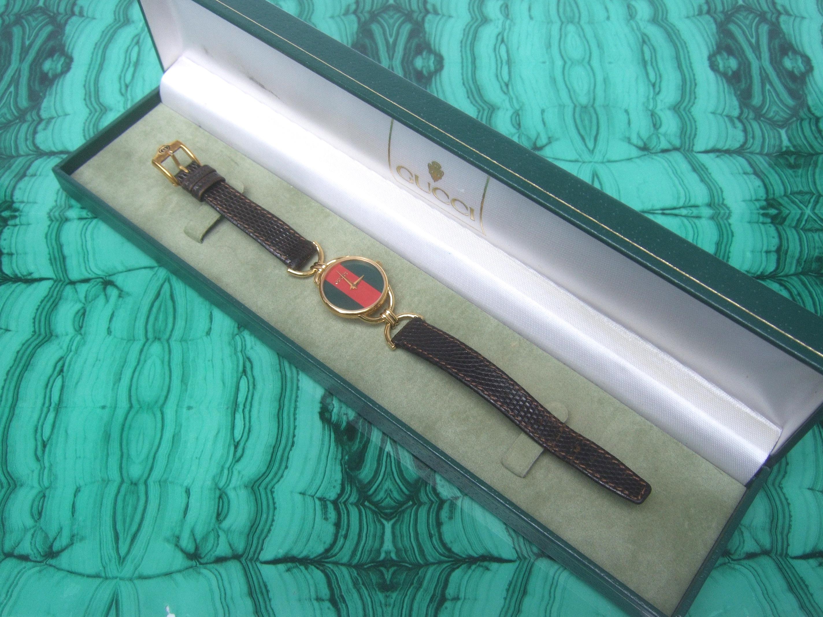 Gucci Ladies Red & Green Dial Brown Leather Strap Wristwatch in Gucci Box c 1980 7