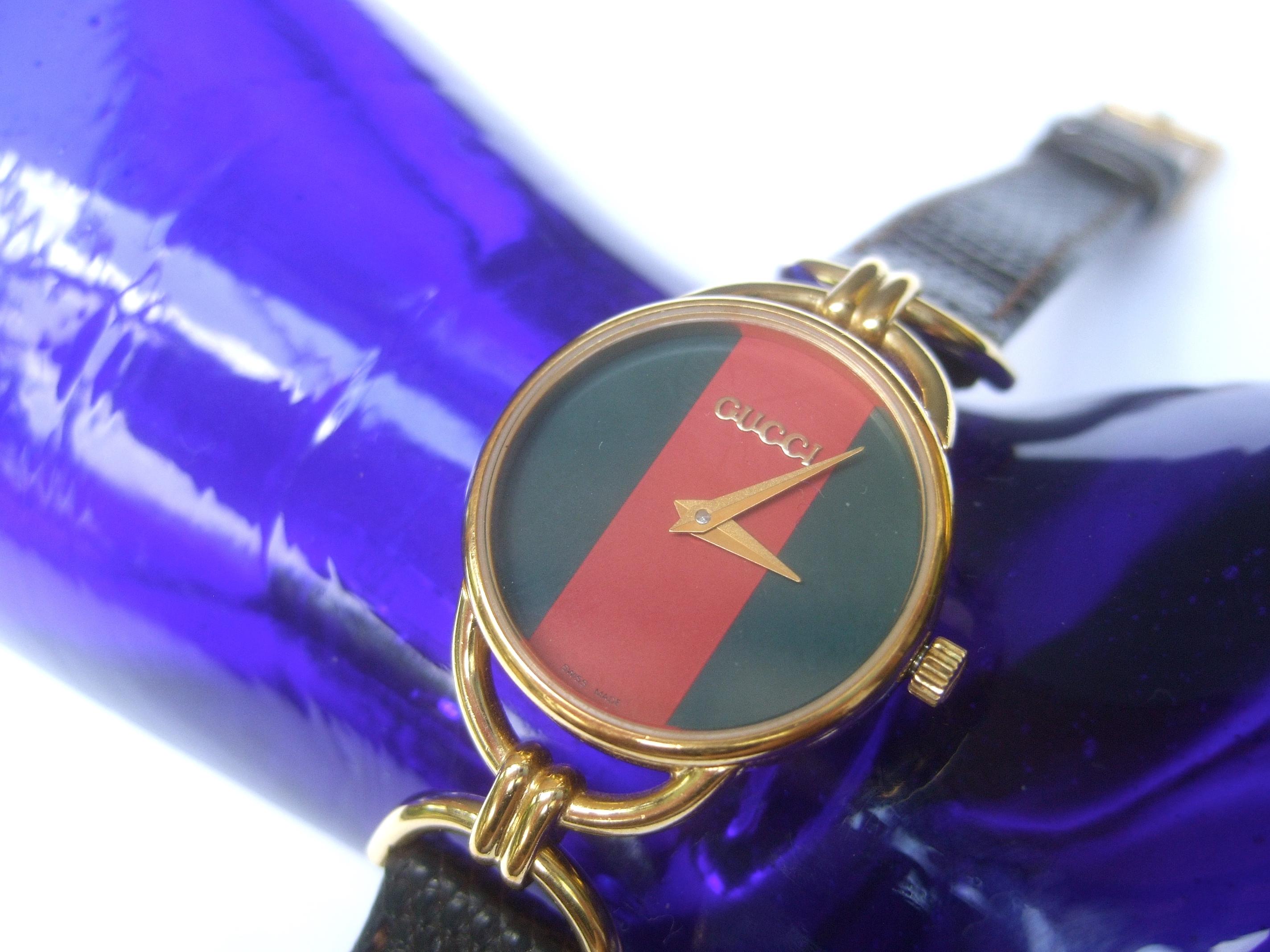 Gucci Ladies Red & Green Dial Brown Leather Strap Wristwatch in Gucci Box c 1980 9