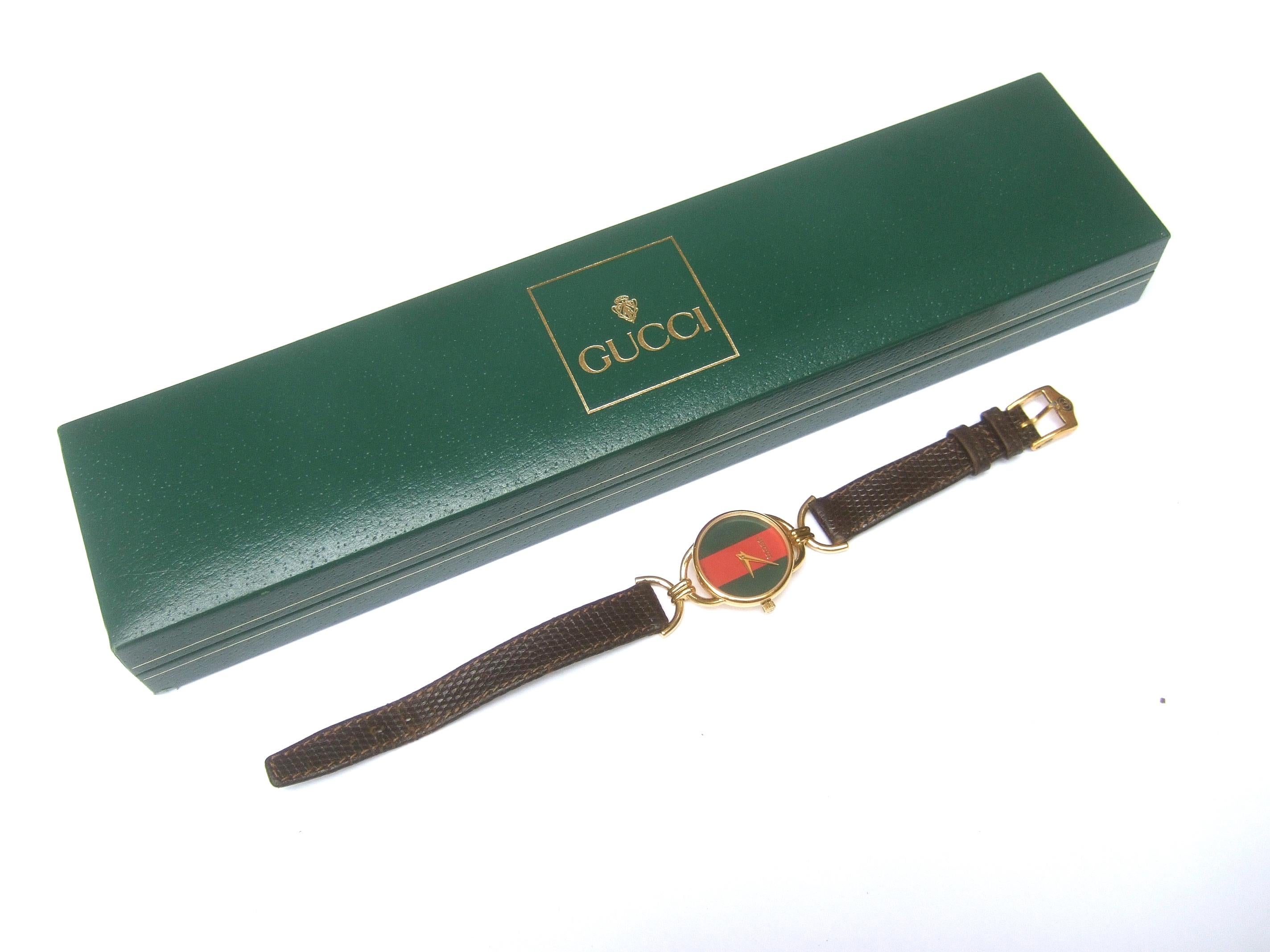 Gucci Ladies Red & Green Dial Brown Leather Strap Wristwatch in Gucci Box c 1980 11