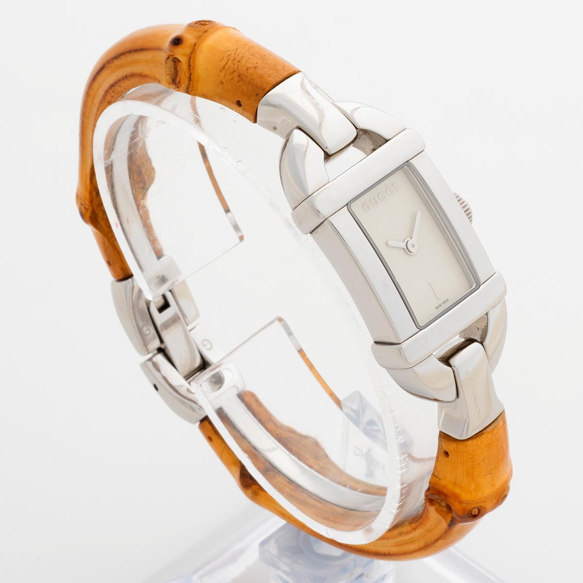 Gucci Ladies Wristwatch Ref 6800L, Bamboo Bracelet, Size G, with Original Box. In Good Condition In Canterbury, England