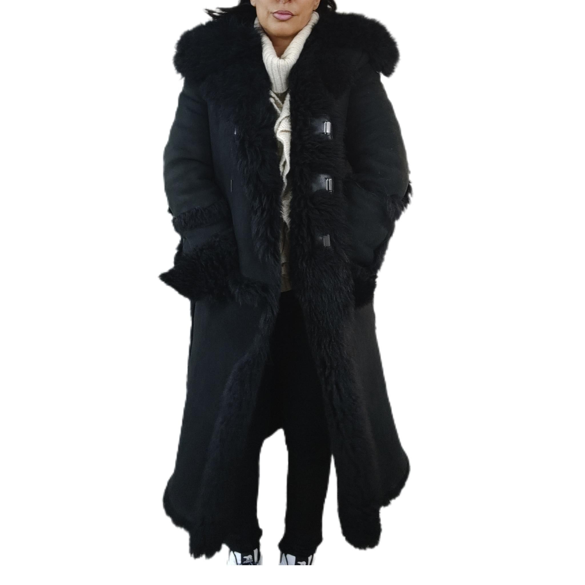 Gucci Trenchcoat aus Lammfell mit Lammfell (Größe 8-S/M) im Zustand „Hervorragend“ im Angebot in Montreal, Quebec