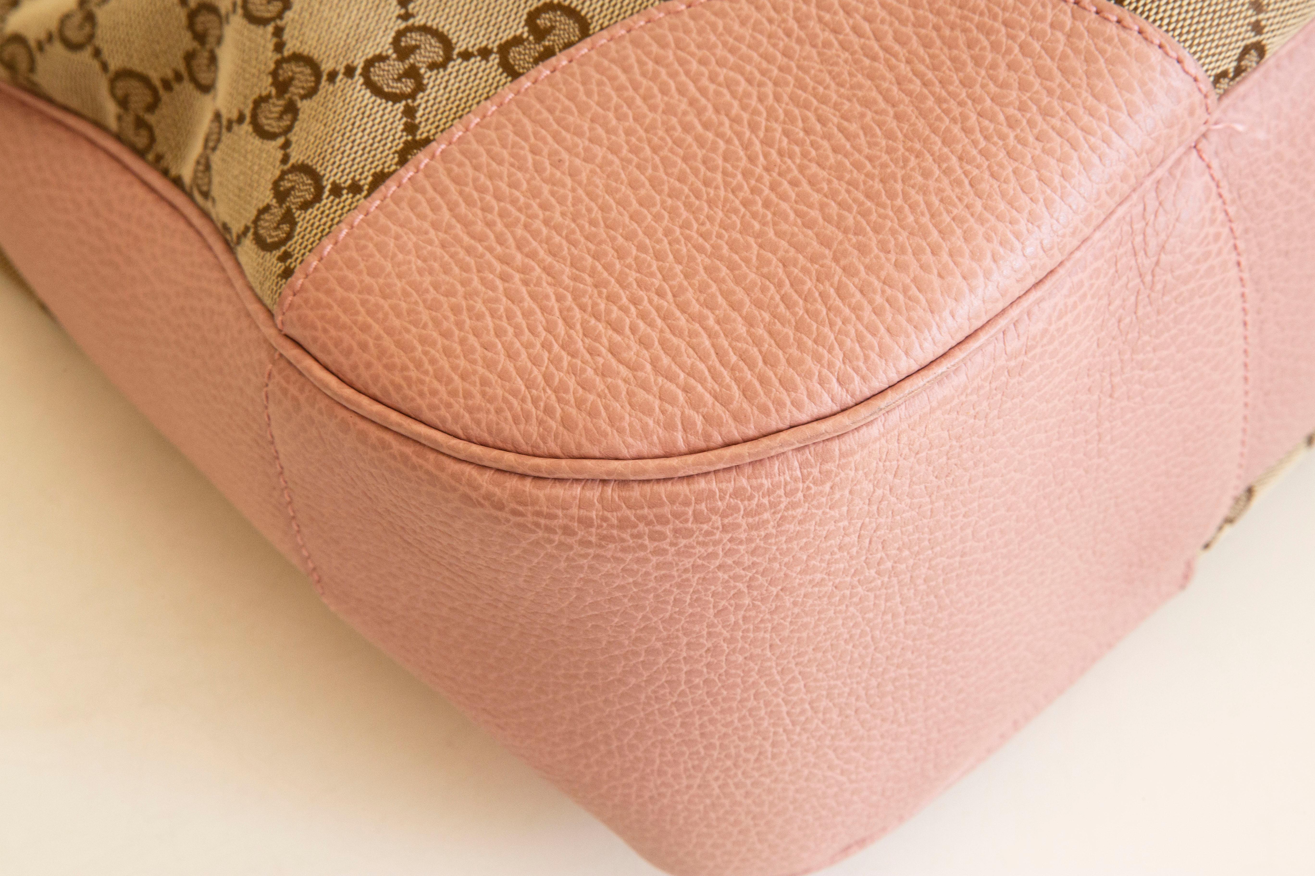 Gucci - Grand sac hobo Bree en toile GG avec bordure en cuir rose en vente 4
