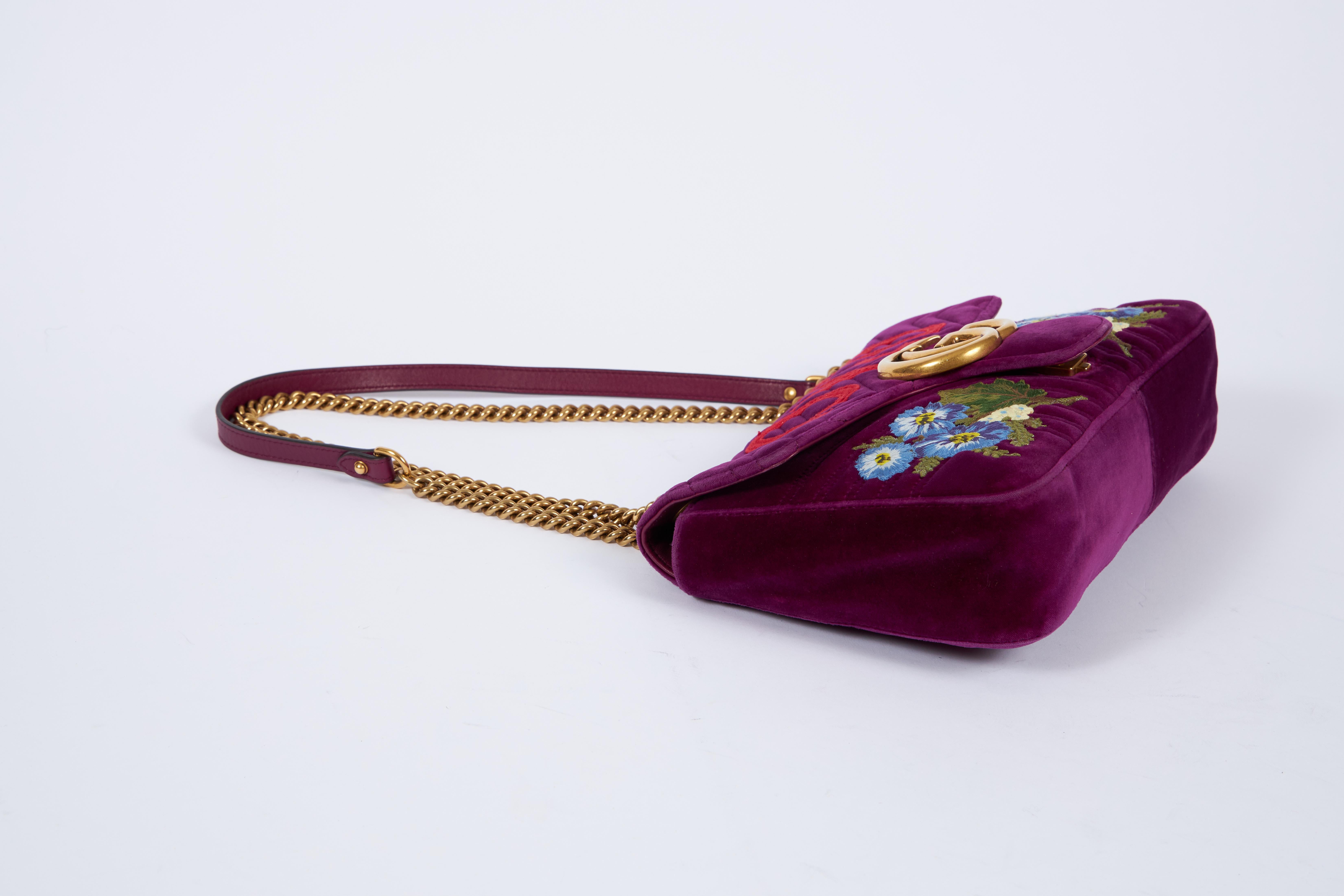 Gucci Große lila Samt LOVED Marmont Tasche (Schwarz)