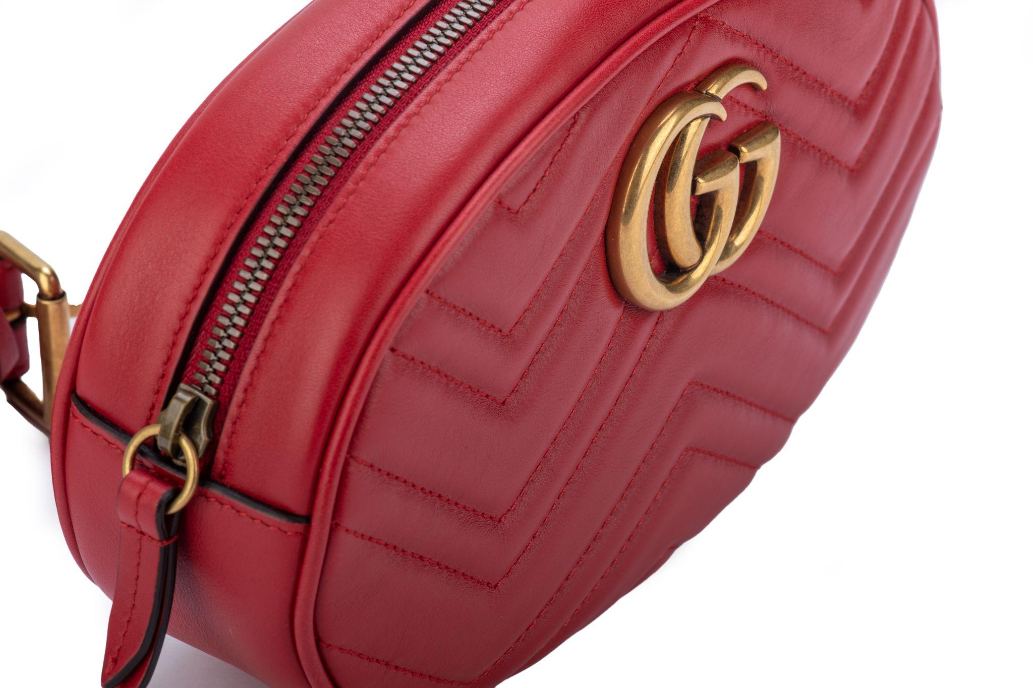 Gucci Large Red Leather Fanny Pack Logo For Sale 1