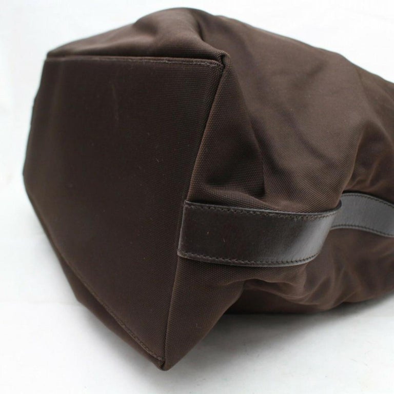 Gucci Large Signature Hobo 870107 Brown Nylon Shoulder Bag For Sale at 1stdibs