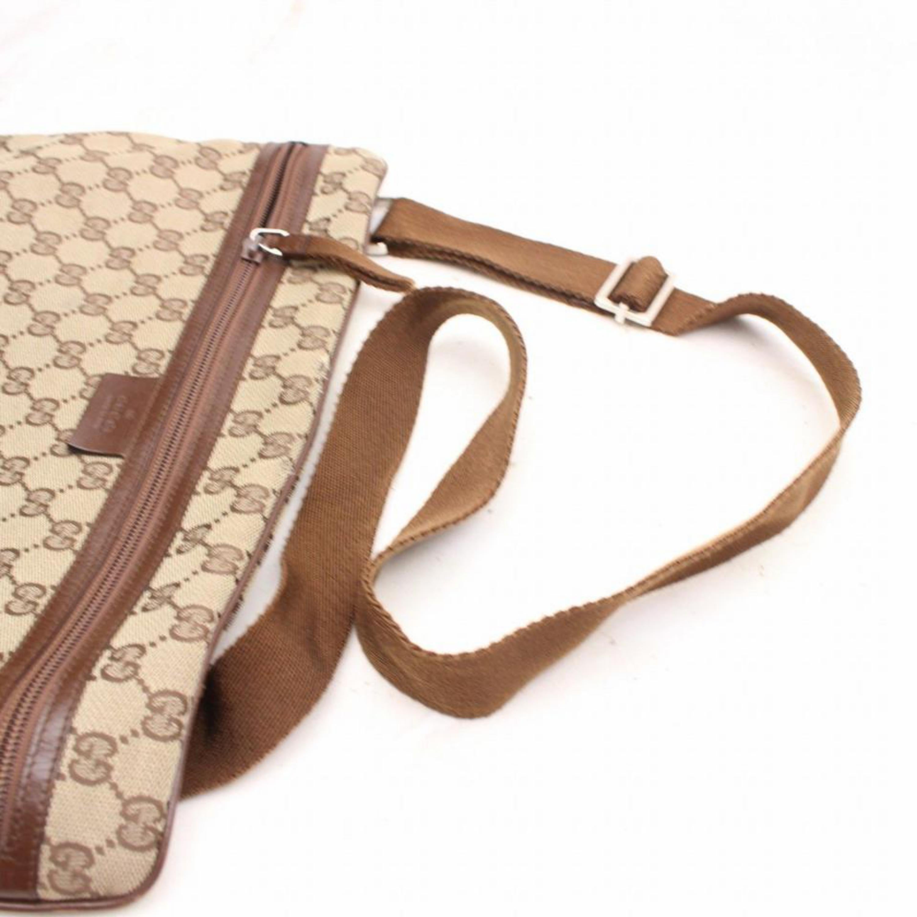 Gucci Large Signature Monogram Messenger 868775 Brown Canvas Cross Body Bag In Excellent Condition For Sale In Forest Hills, NY