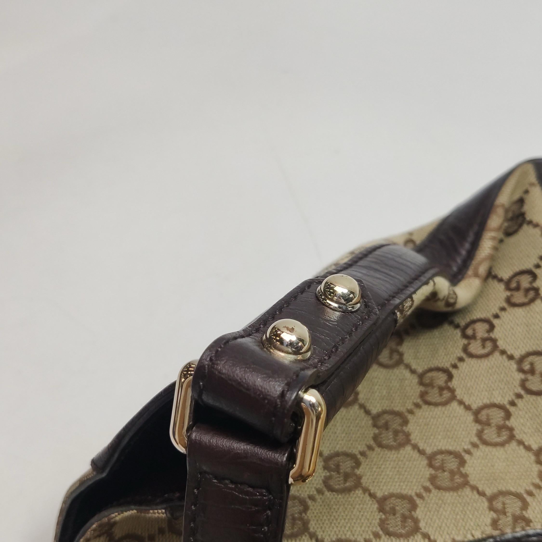 Bolso de hombro grande vintage marrón con monograma y herradura lateral de cuero de Gucci en venta 6