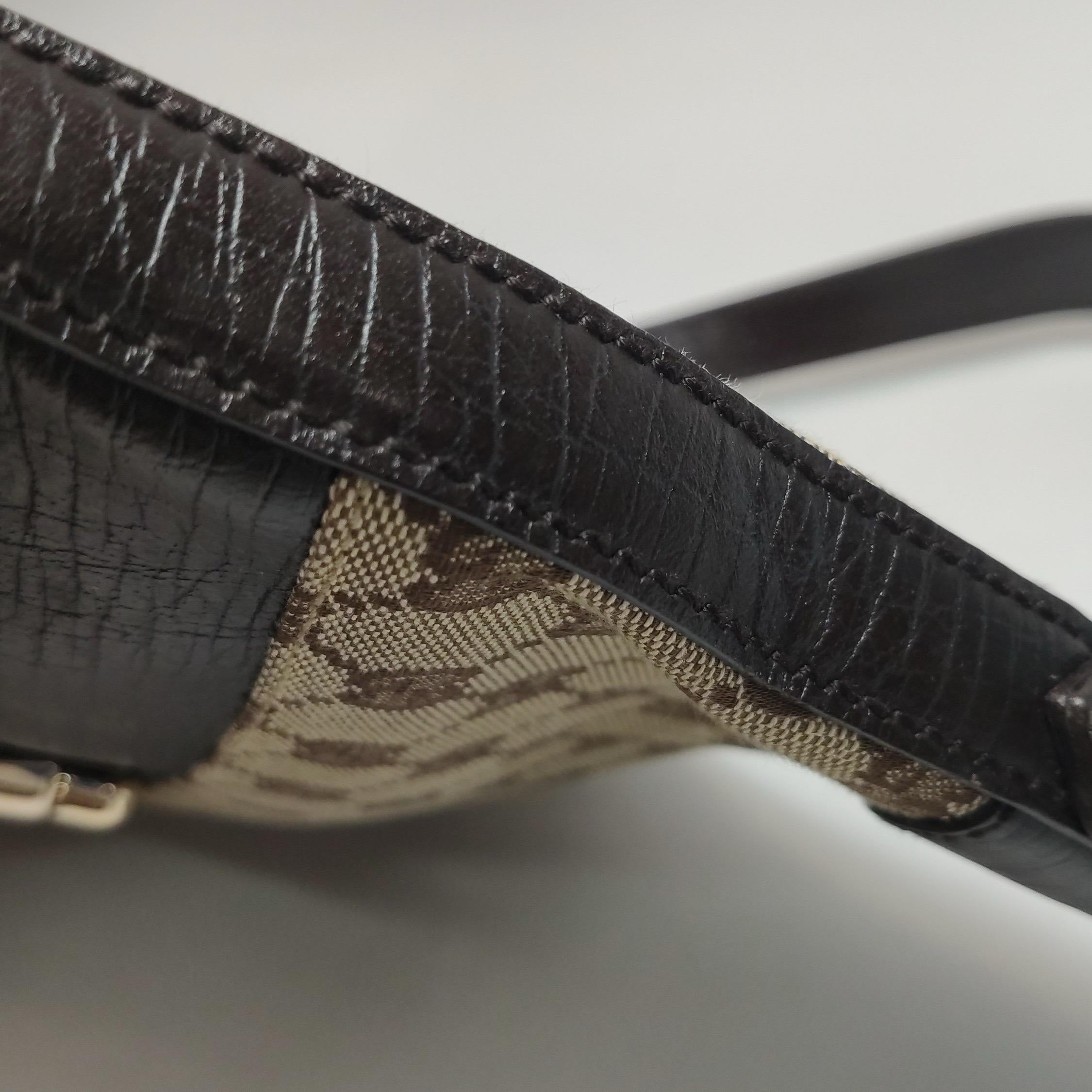 Bolso de hombro grande vintage marrón con monograma y herradura lateral de cuero de Gucci en venta 11