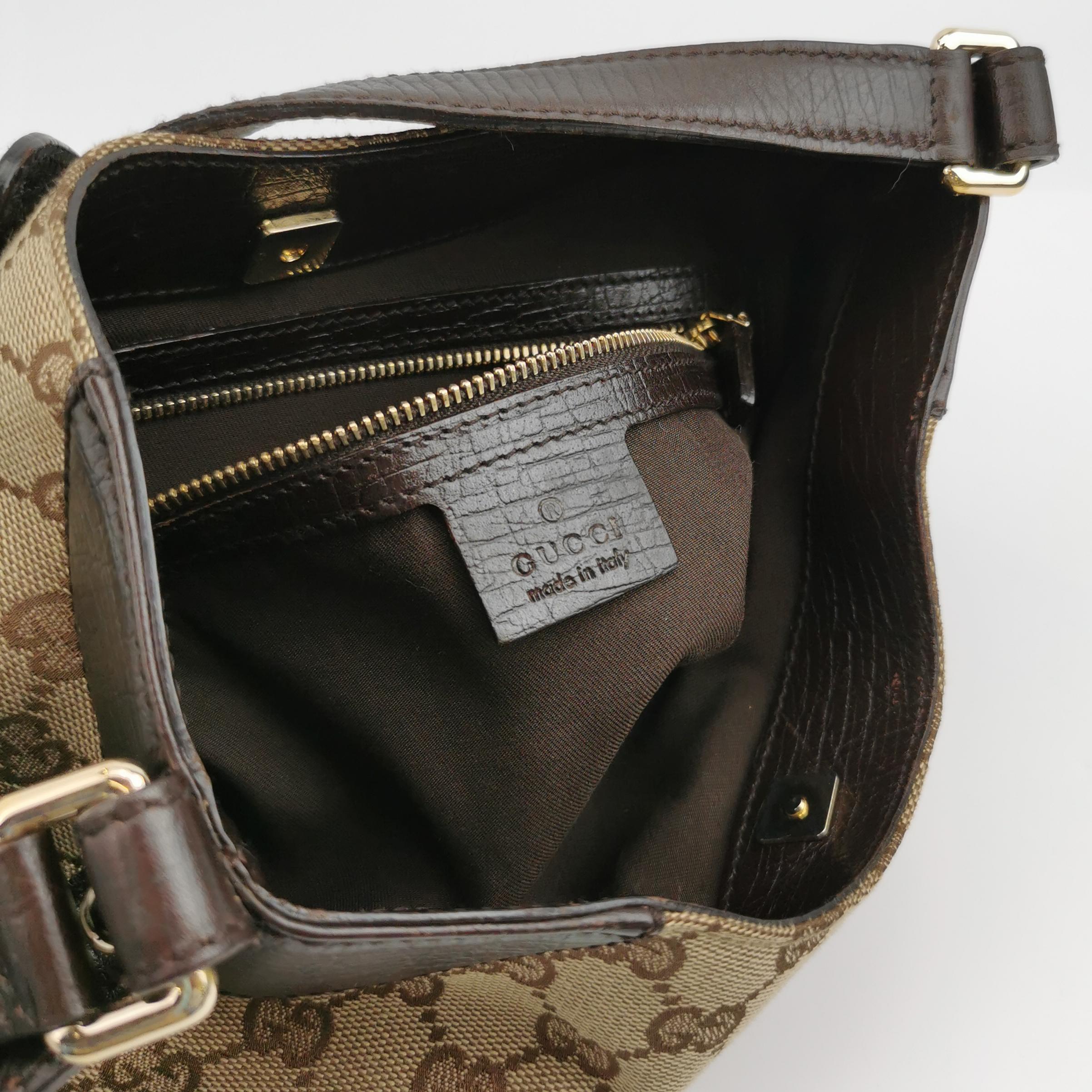 Bolso de hombro grande vintage marrón con monograma y herradura lateral de cuero de Gucci en venta 1