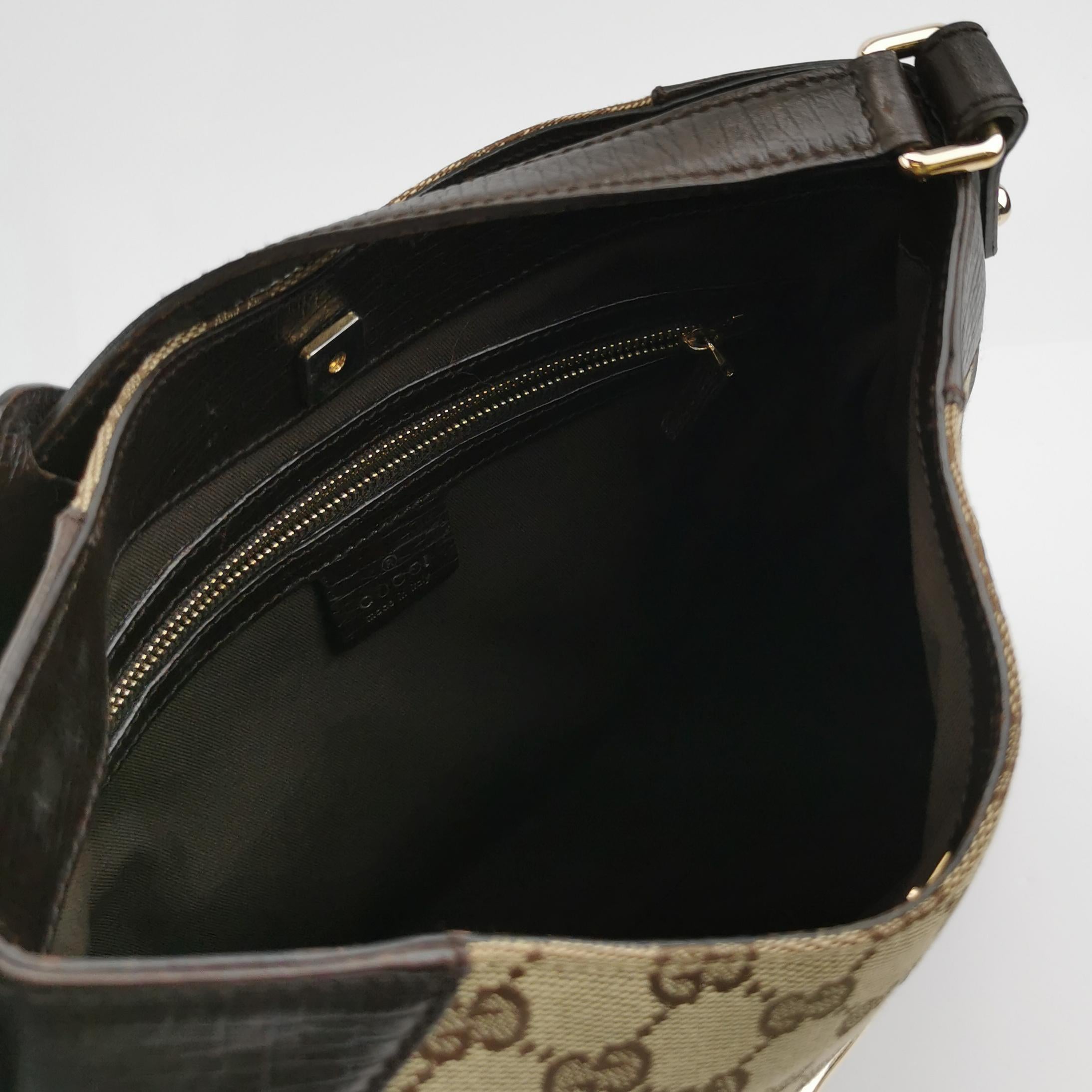 Bolso de hombro grande vintage marrón con monograma y herradura lateral de cuero de Gucci en venta 2