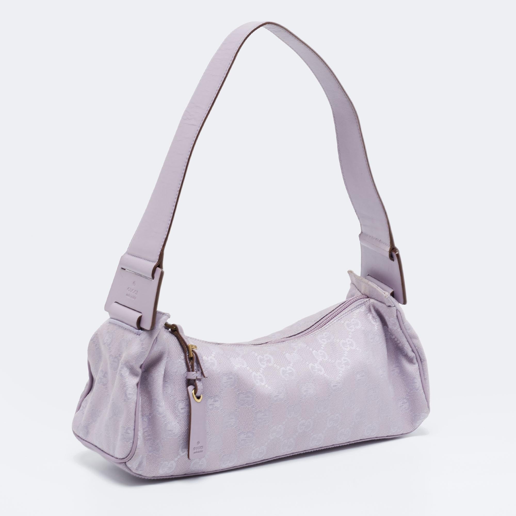 Gucci Lavender GG Canvas and Leather Zip Hobo In Good Condition In Dubai, Al Qouz 2