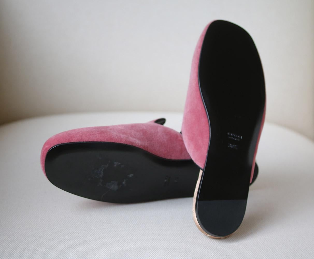 Gucci Lawrence Snake-Embroidered Velvet Slippers In New Condition In London, GB
