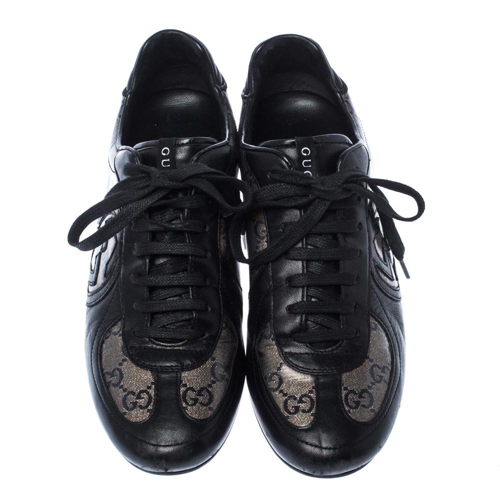 Indulge in luxe comfort with these awesome Royal Sport interlocking GG sneakers from the house of Gucci. Featuring lace-ups, they are crafted from leather and Guccissima Crystal canvas. The perfect addition to a multitude of casual outfits and