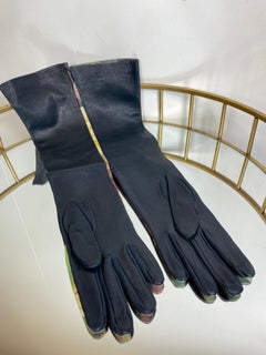 Gucci leather gloves.