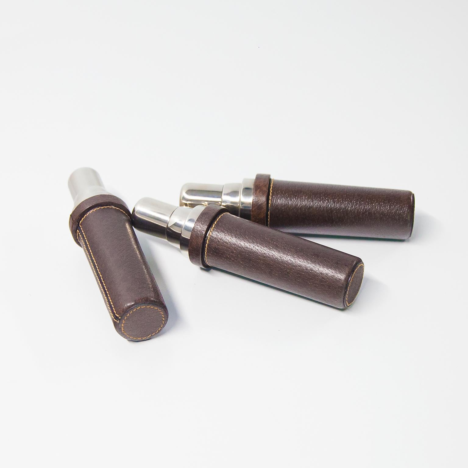 Gucci Leder Hip Flask Parfümflaschen-Set 1970er Jahre (Versilberung) im Angebot