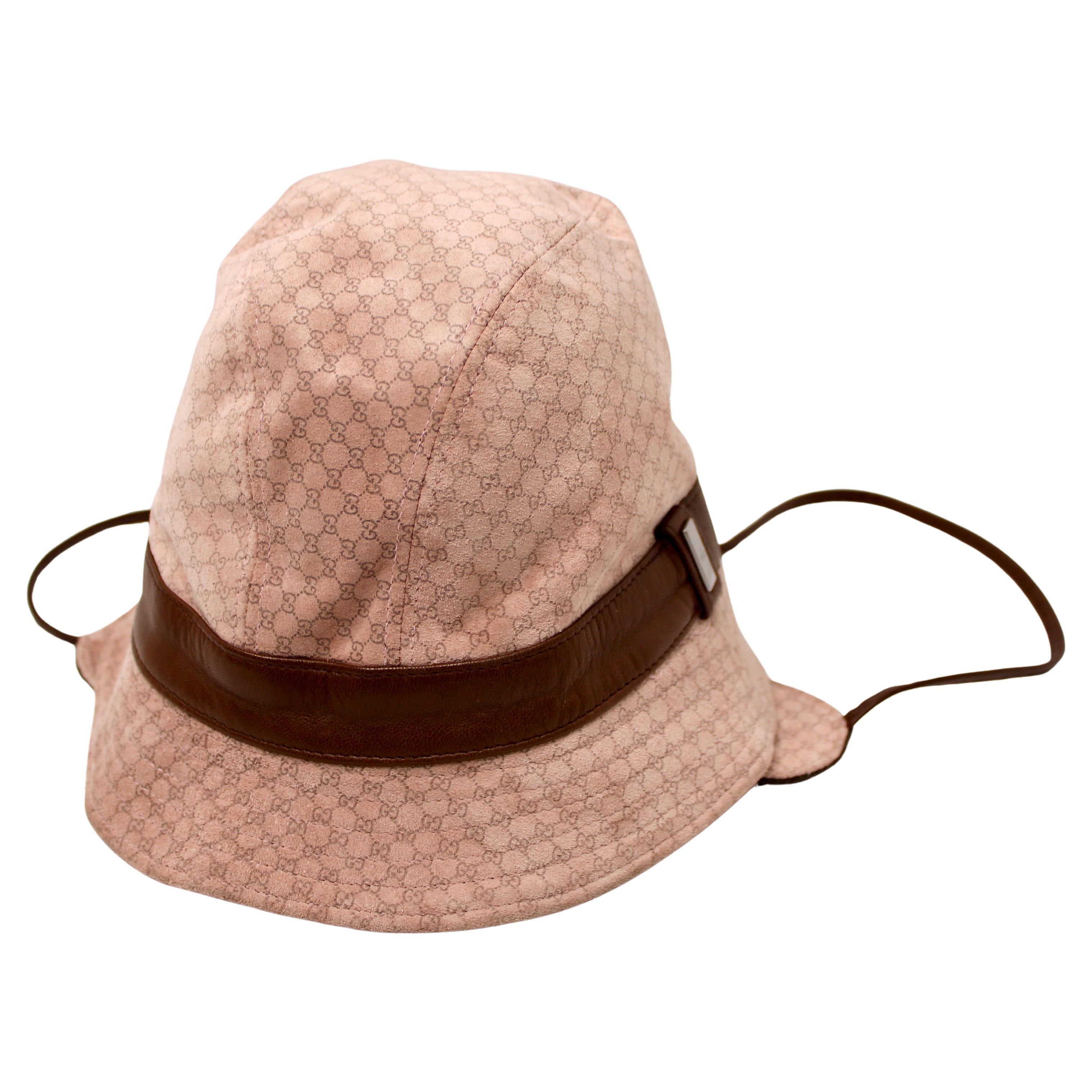 Cappello a conchiglia Gucci in pelle e camoscio rosa con logo GG per bambini in vendita