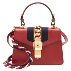 Gucci Sylvie Mini aus Leder mit Tragegriff