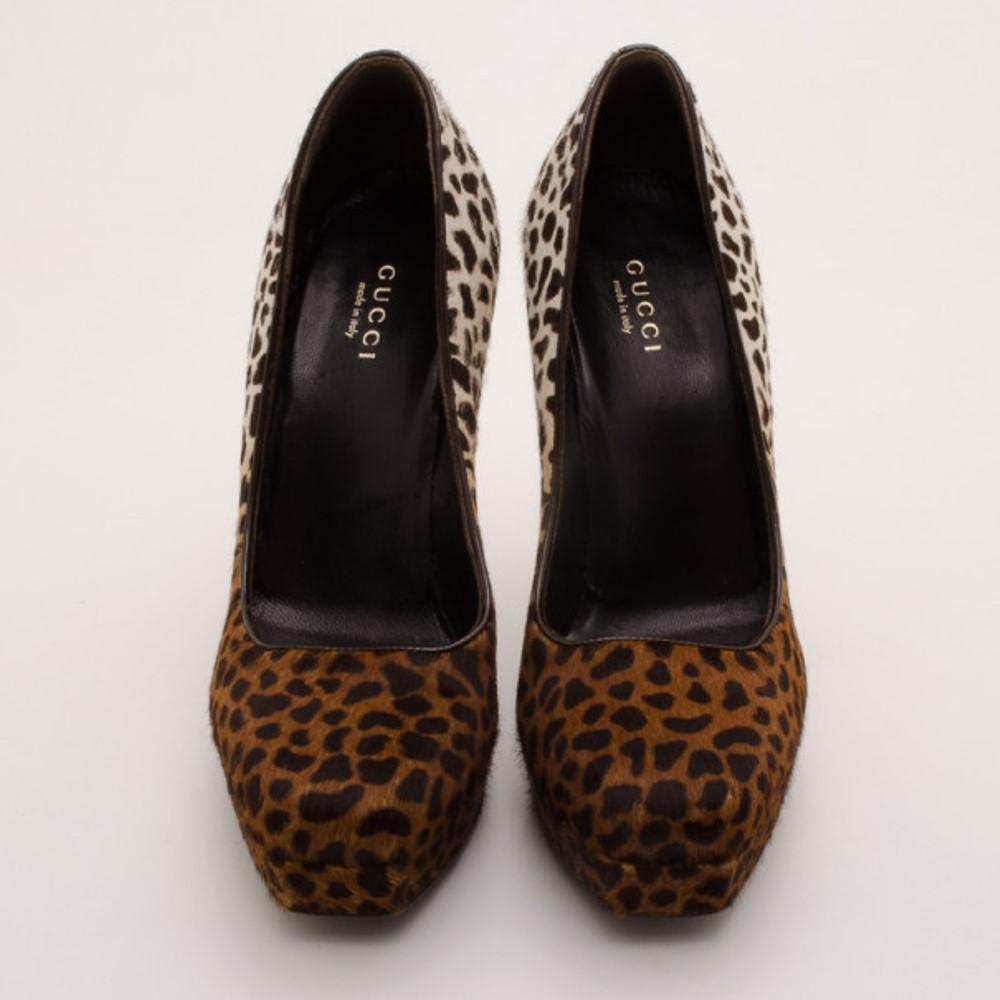 Finish your outfit with these Gucci calf hair pumps for a fun and feisty look. These size 36.5 pumps are made from ombre leopard printed calf hair that feature square toes and 13 CM heels. The leather lined insoles have gold Gucci labels.

Includes: