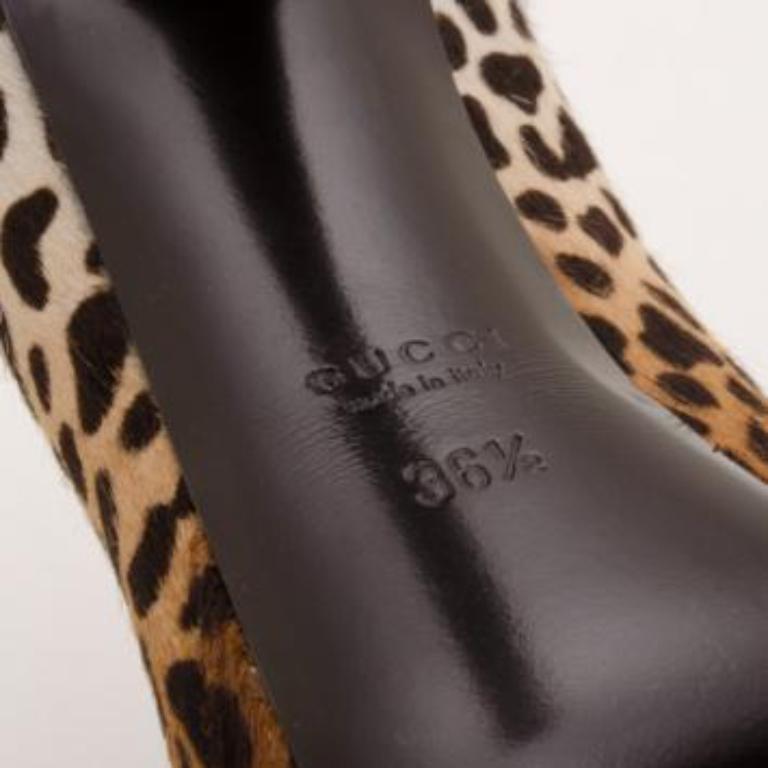 Gucci Bombas de plataforma de pelo de becerro con estampado de leopardo talla 36.5 en venta 2