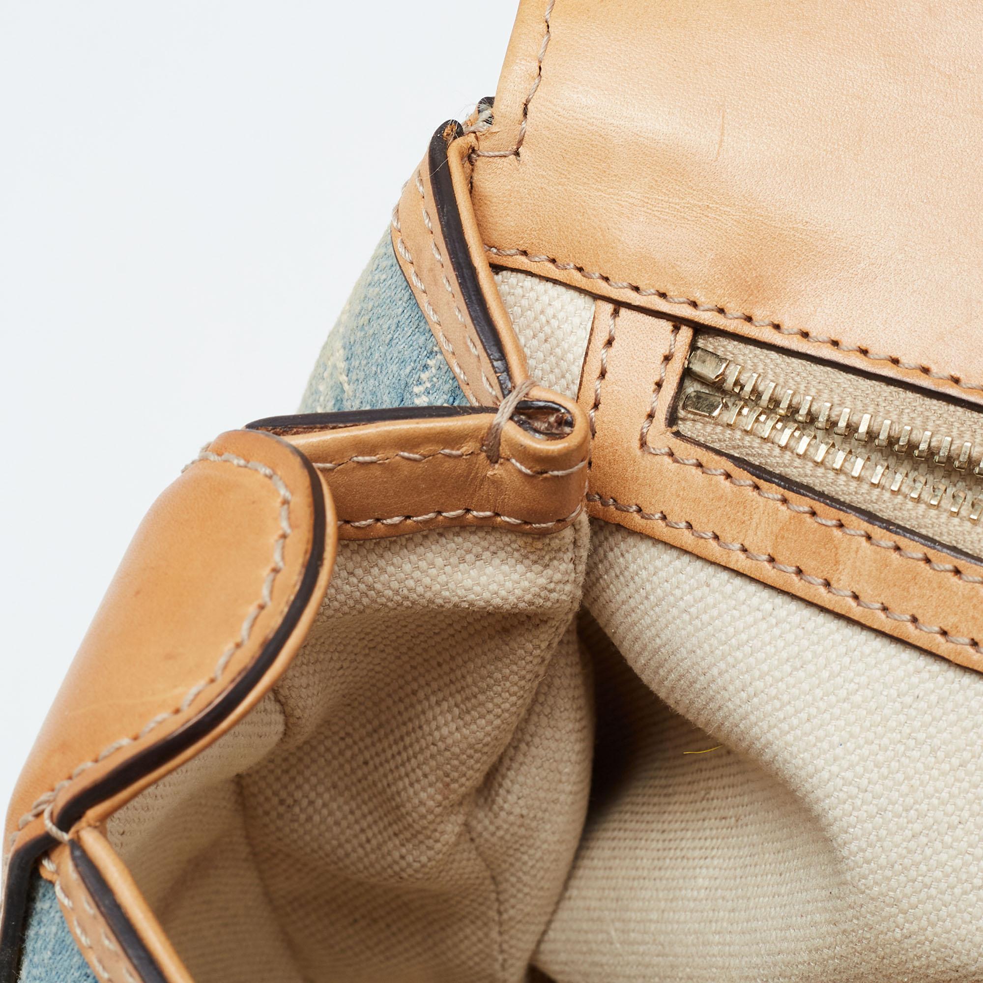 Gucci Light Blue/Beige GG Canvas and Leather Bamboo Top Handle Bag In Fair Condition In Dubai, Al Qouz 2