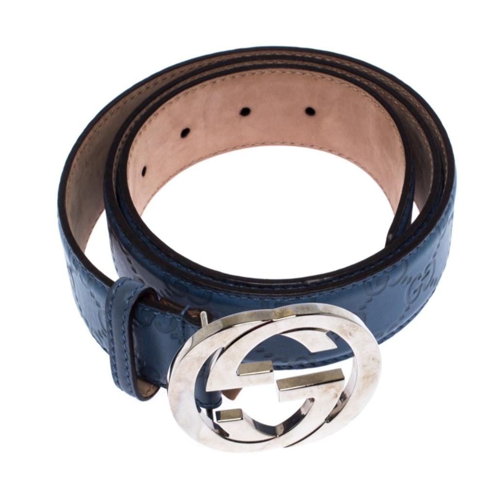 Elevate your belt collection by adding this buckle belt from Gucci. Crafted from durable Guccissima leather, the piece is complete with the iconic interlocking GG buckle in silver-tone and a single loop. The sophisticated belt can be styled with