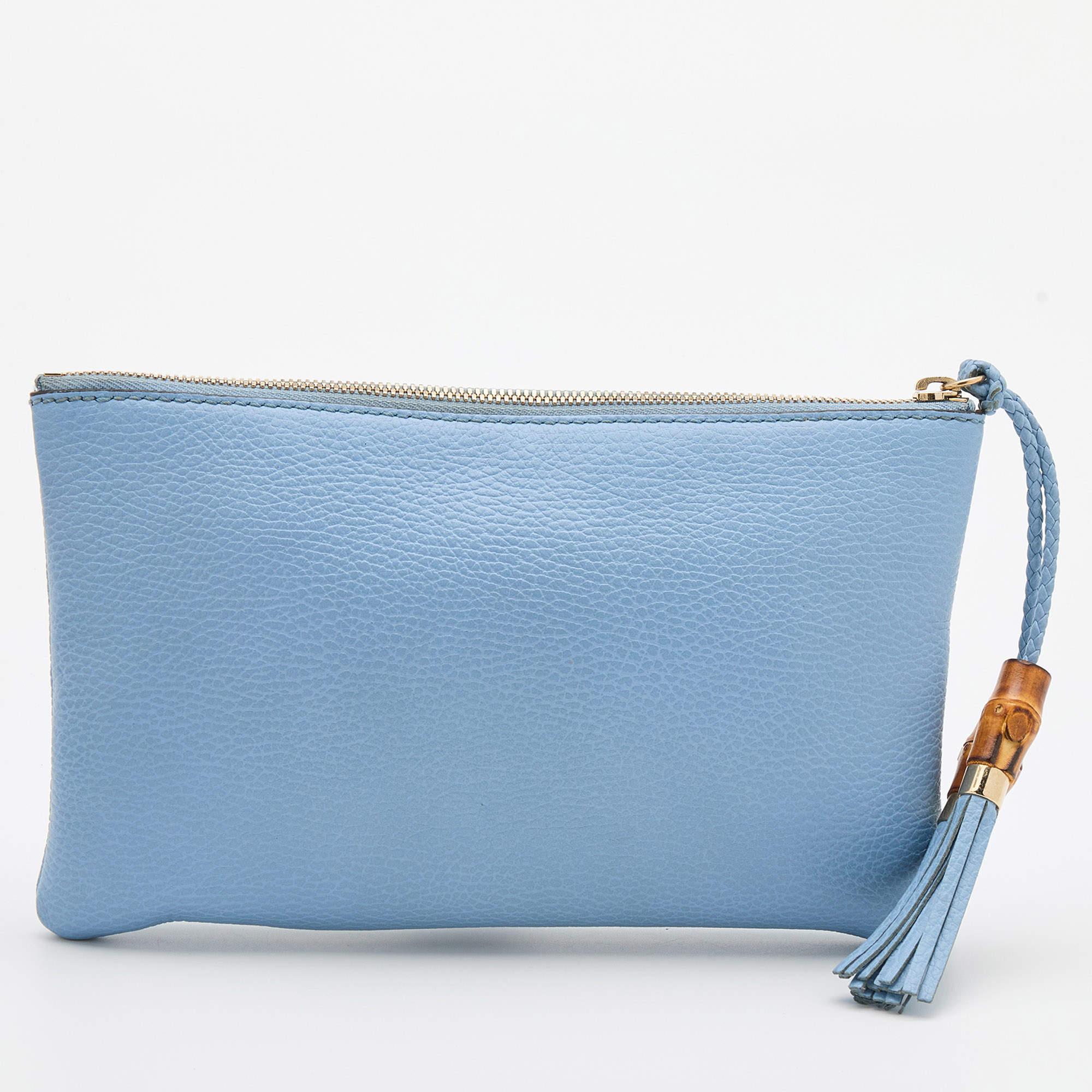 Carry around this stylish clutch and receive all the compliments. Featuring a chic hue on the exterior, this clutch is made from quality materials and opens to a roomy interior. It is the best accessory to pair with your party dresses.

Includes: