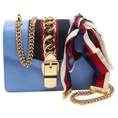 Gucci Hellblaue Leder Mini Web Sylvie Kette Umhängetasche