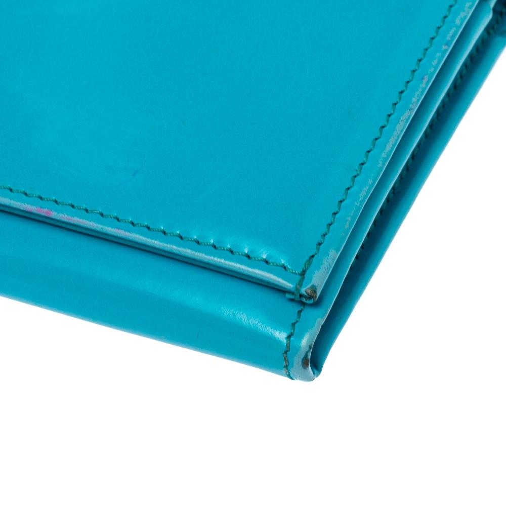 Gucci Light Blue Patent Leather Interlocking G Crystal Continental Wallet In Fair Condition In Dubai, Al Qouz 2